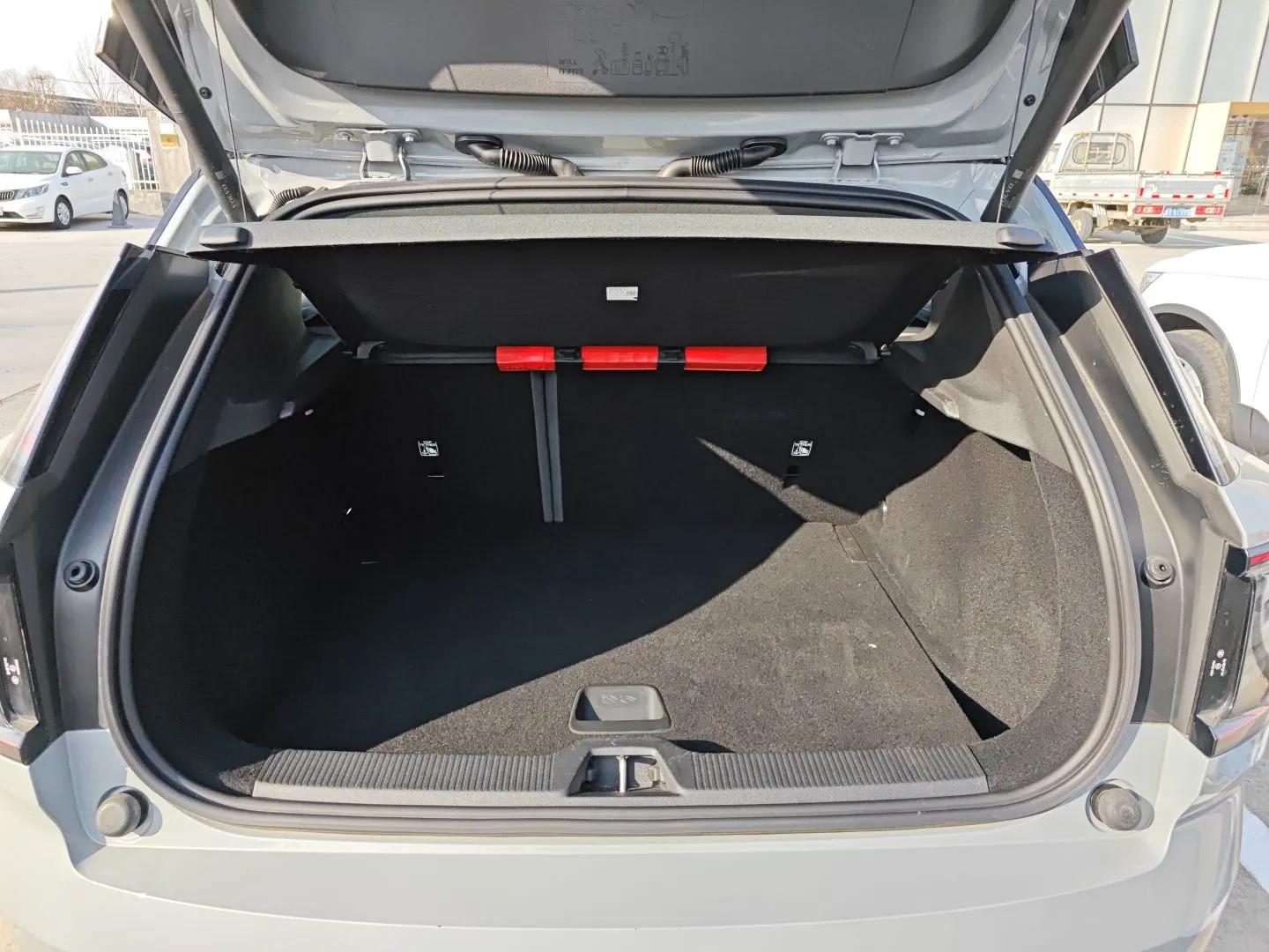 Volvo EX30 2025 Rear-Drive Long-Range Version Ultra — миниатюра 18