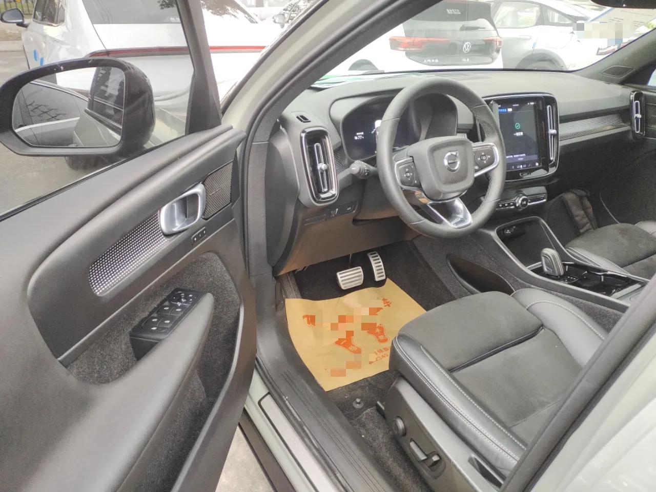 Volvo XC40 New Energy 2022 Long-Range PRO Version — миниатюра 19