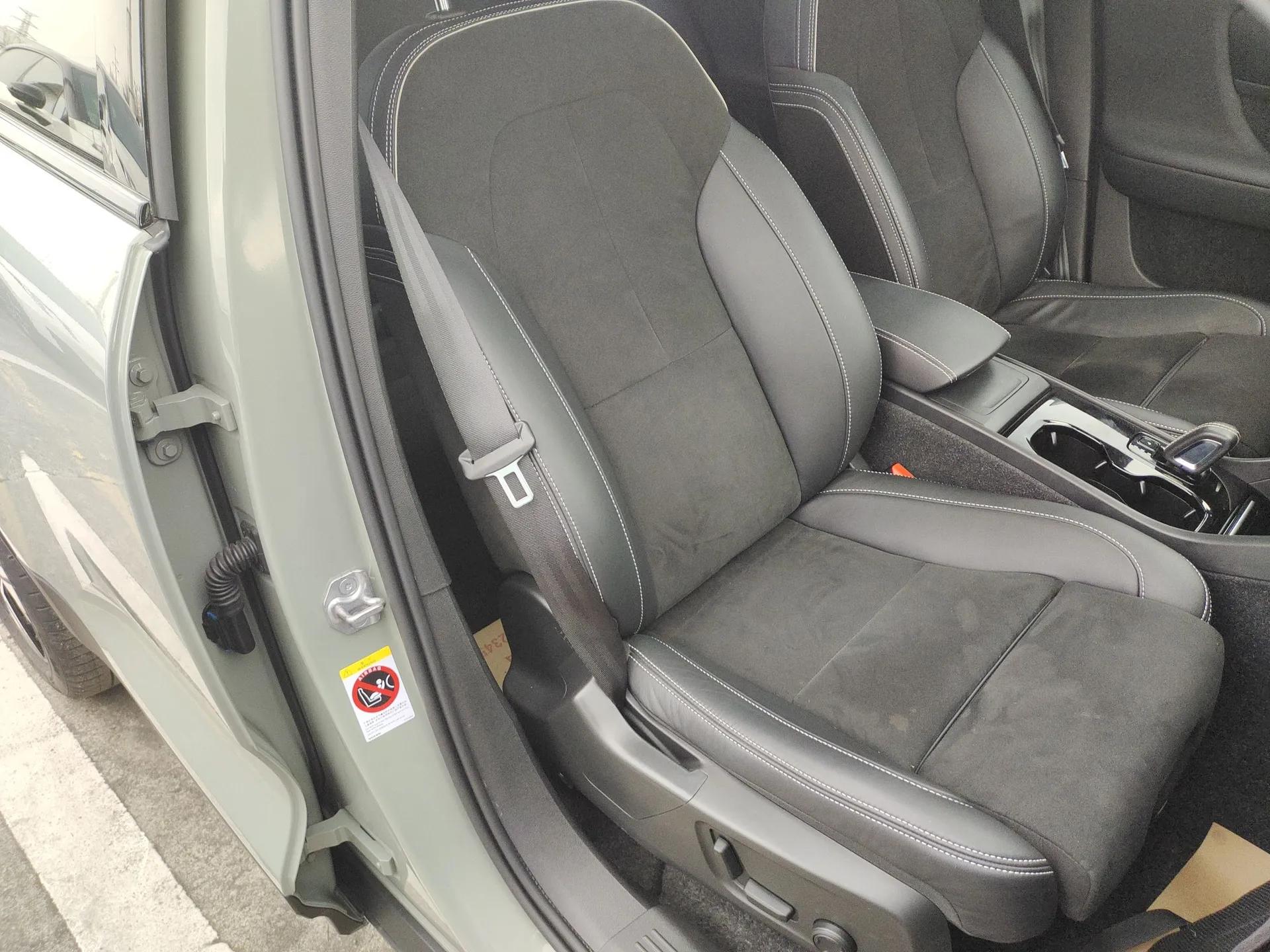 Volvo XC40 New Energy 2022 Long-Range PRO Version — миниатюра 23