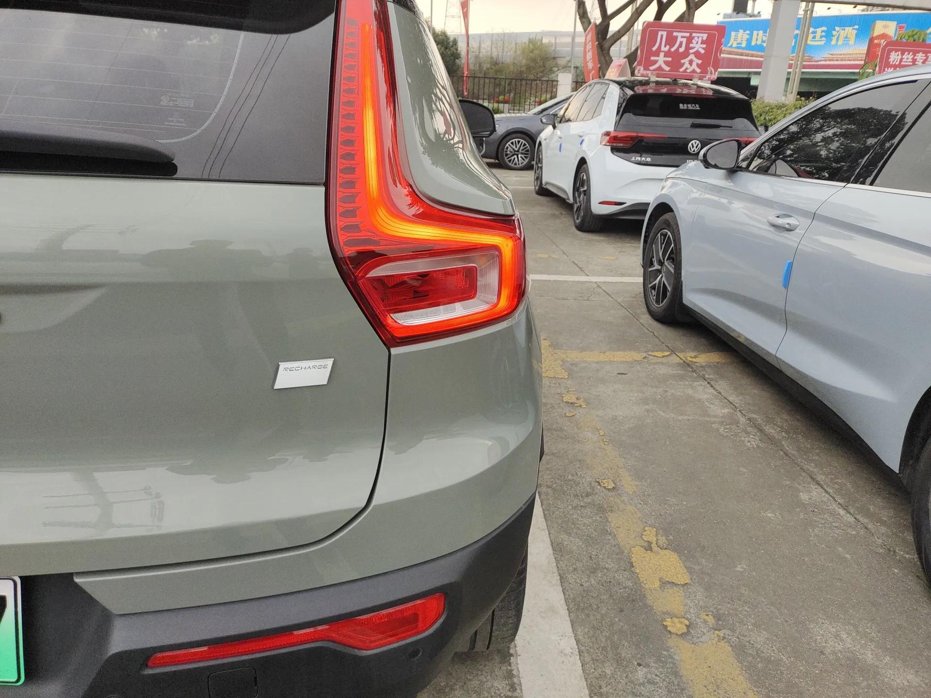 Volvo XC40 New Energy 2022 Long-Range PRO Version — миниатюра 7