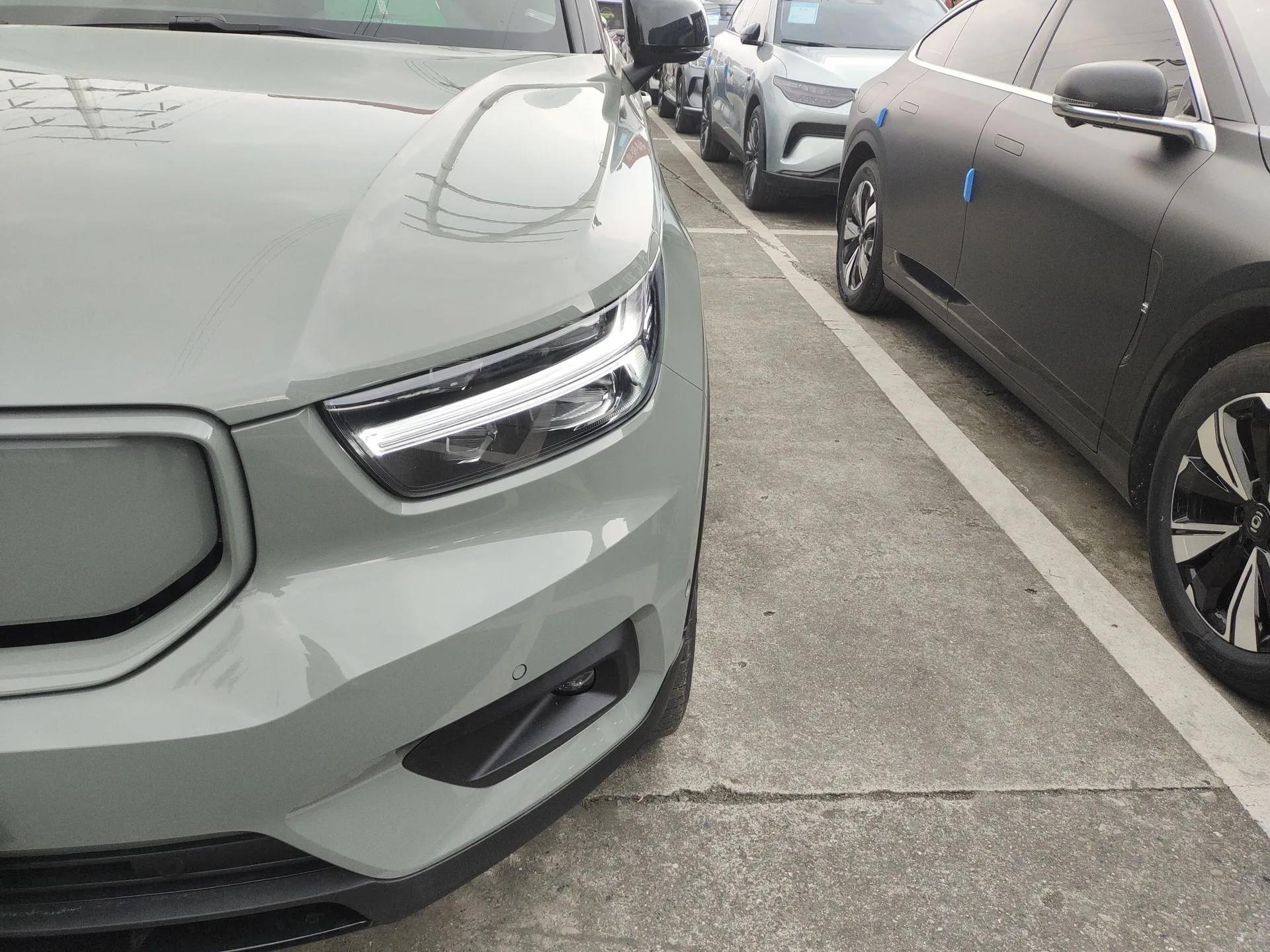 Volvo XC40 New Energy 2022 Long-Range PRO Version — миниатюра 9