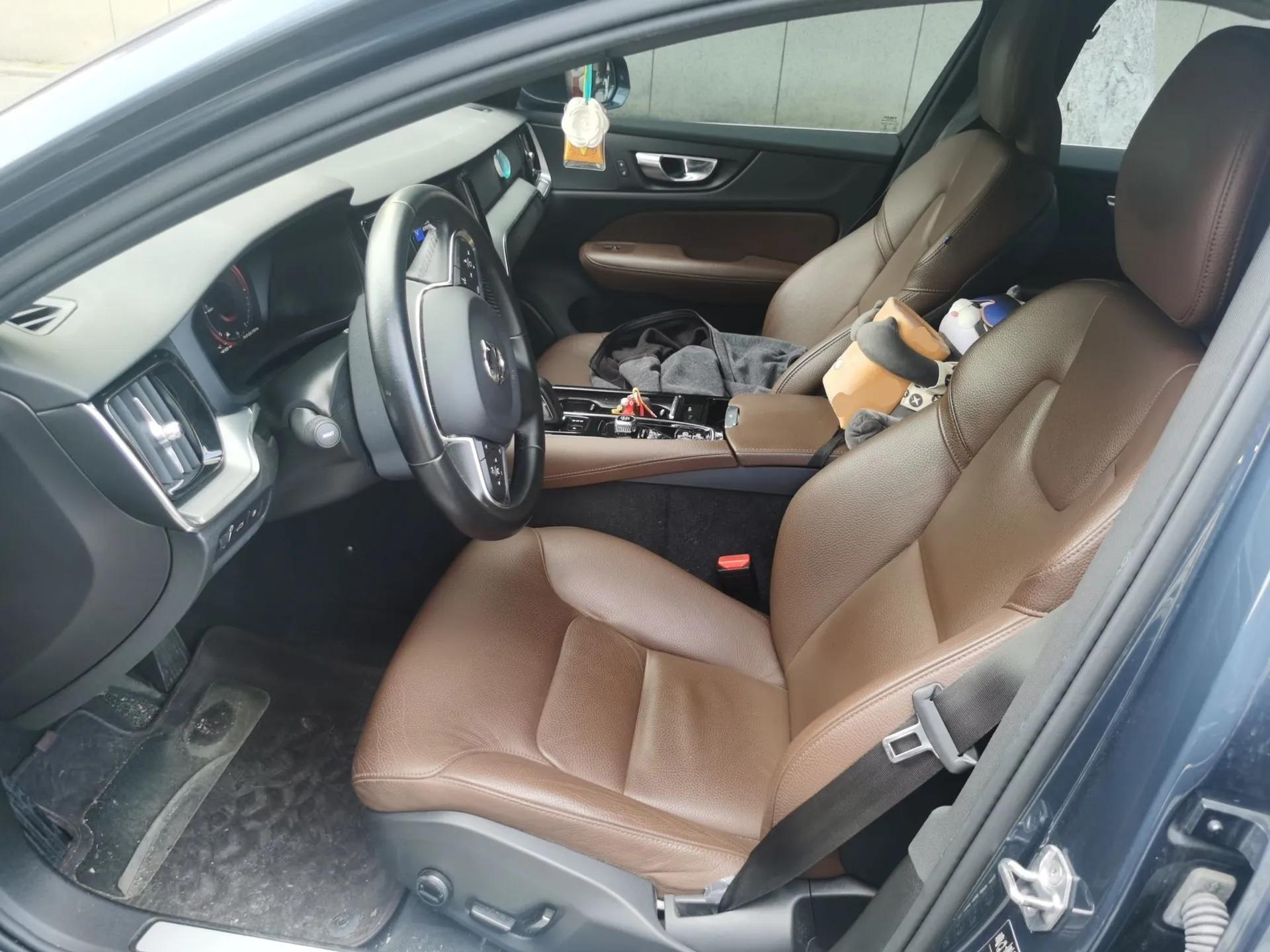Volvo S60 New Energy 2021 T8 E-Drive Hybrid Four-Wheel Drive Smart Luxury Edition — миниатюра 16