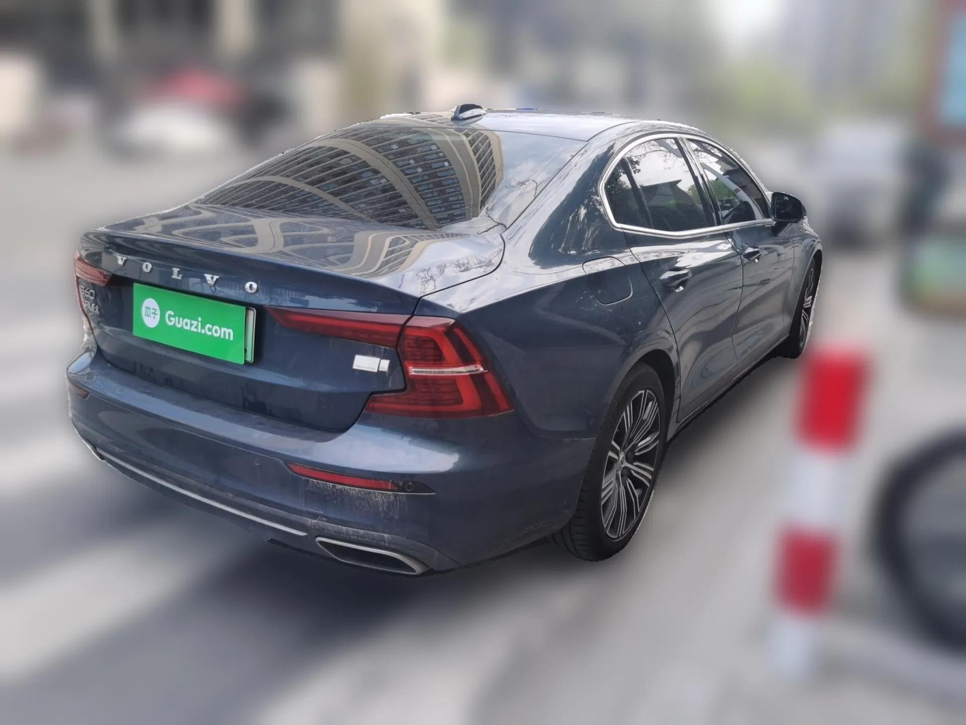 Volvo S60 New Energy 2021 T8 E-Drive Hybrid Four-Wheel Drive Smart Luxury Edition — миниатюра 6