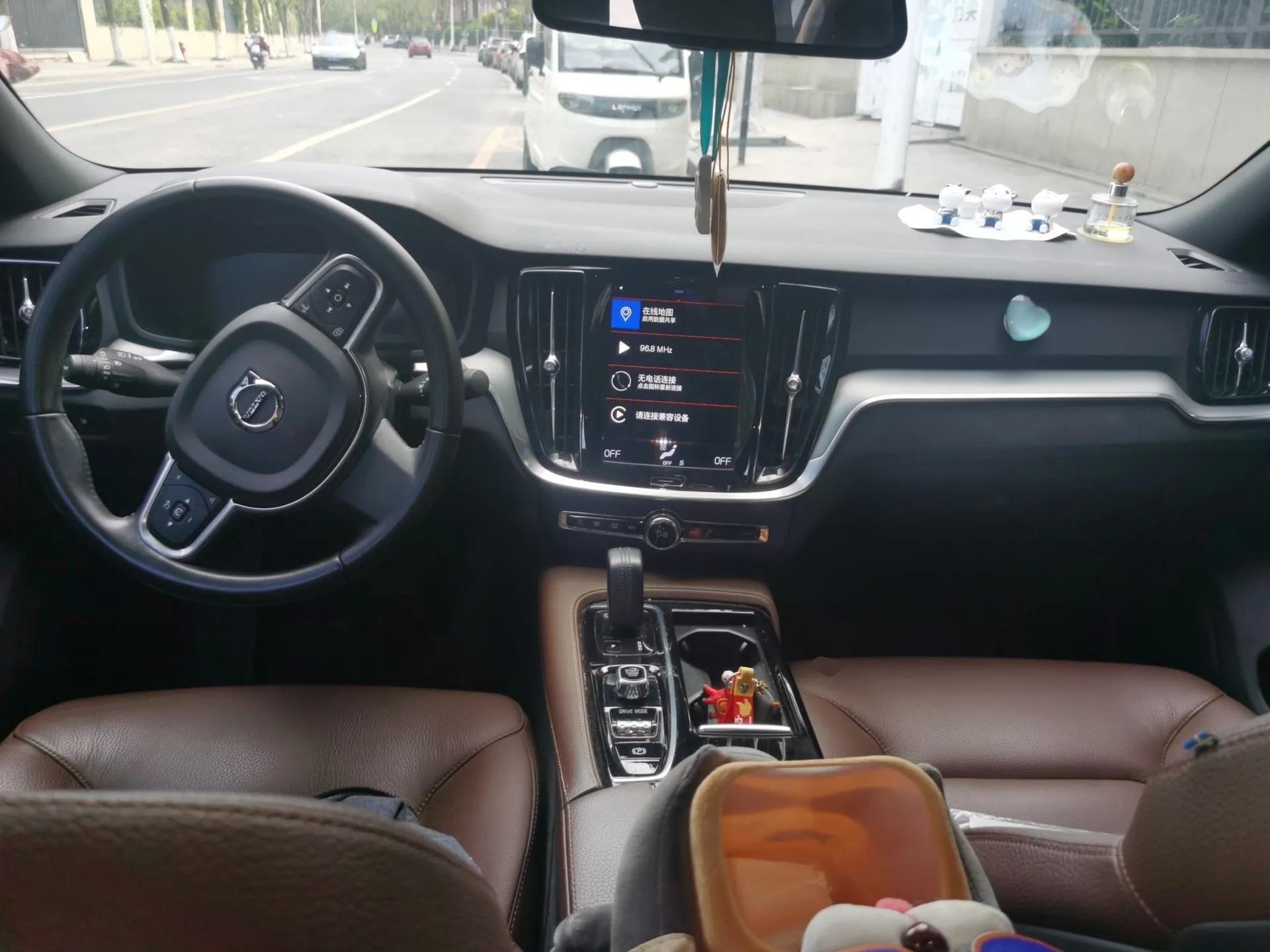 Volvo S60 New Energy 2021 T8 E-Drive Hybrid Four-Wheel Drive Smart Luxury Edition — миниатюра 10