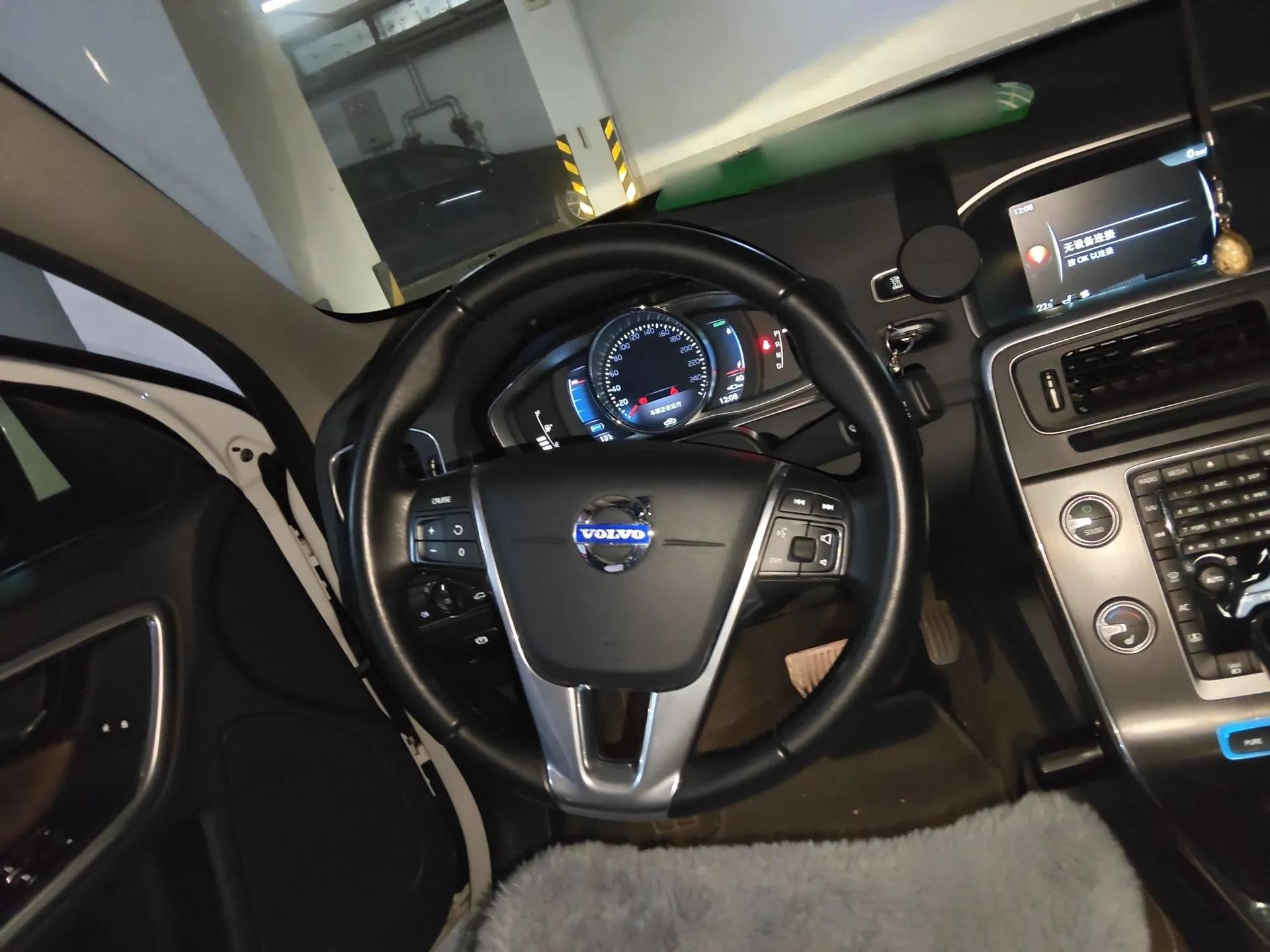 Volvo S60 New Energy 2015 S60L E-Drive Hybrid T6 Smart Drive Edition — миниатюра 11