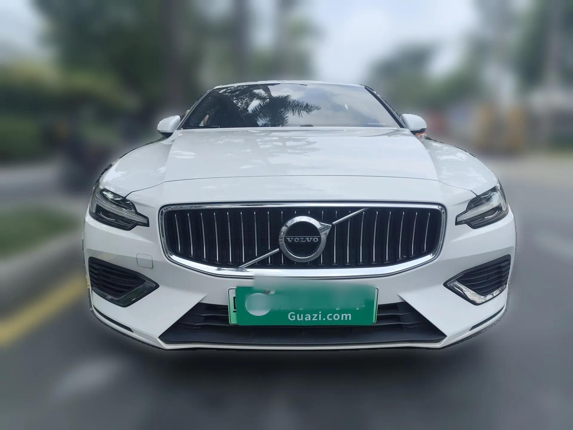 Volvo S60 New Energy 2021 T8 E-Drive Hybrid Four-Wheel Drive Smart Luxury Edition — миниатюра 2