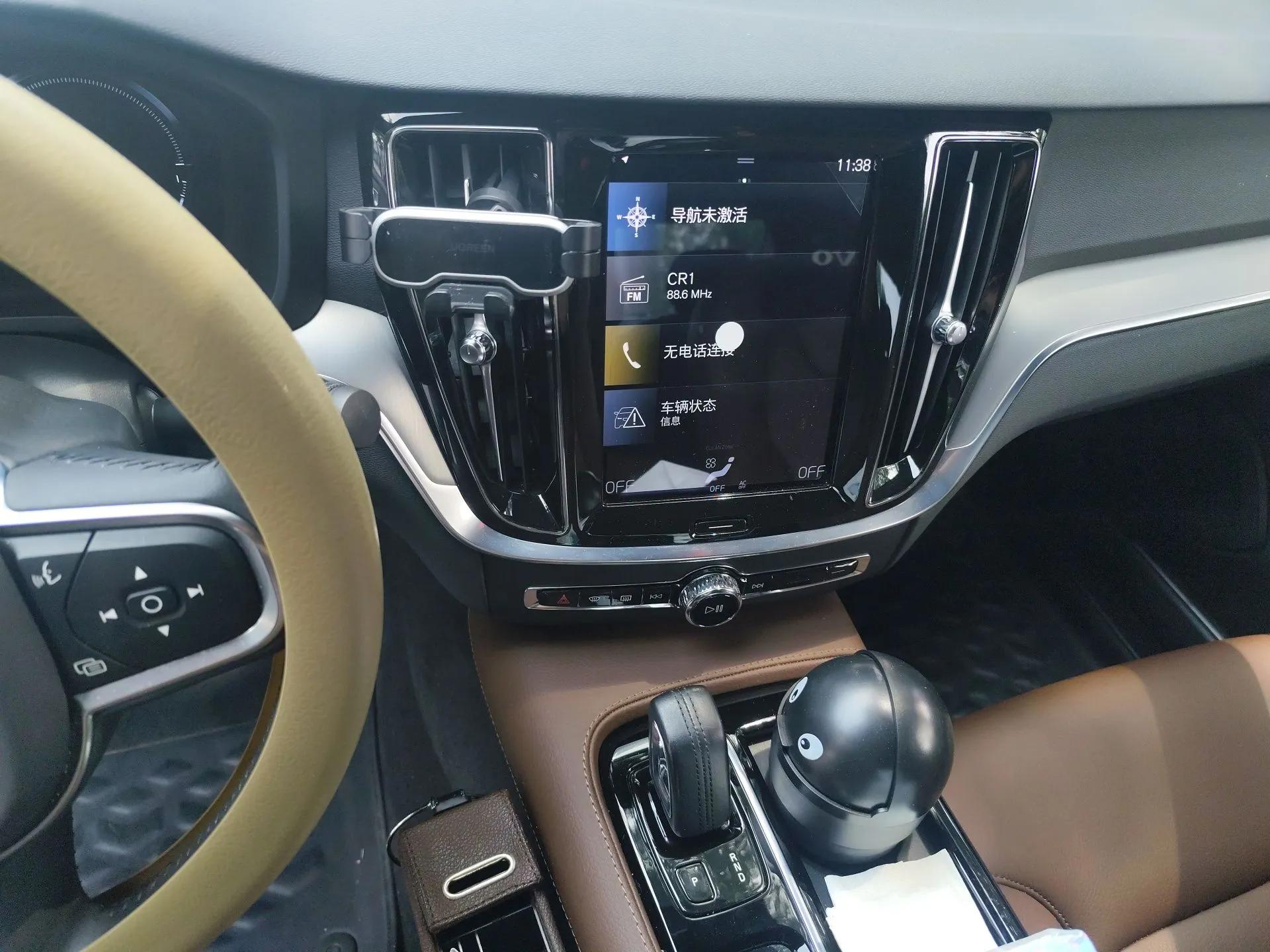 Volvo S60 New Energy 2021 T8 E-Drive Hybrid Four-Wheel Drive Smart Luxury Edition — миниатюра 14