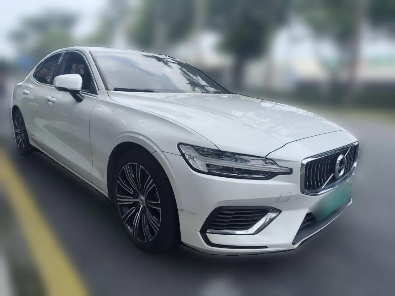 Volvo S60 New Energy 2021 T8 E-Drive Hybrid Four-Wheel Drive Smart Luxury Edition — миниатюра 3