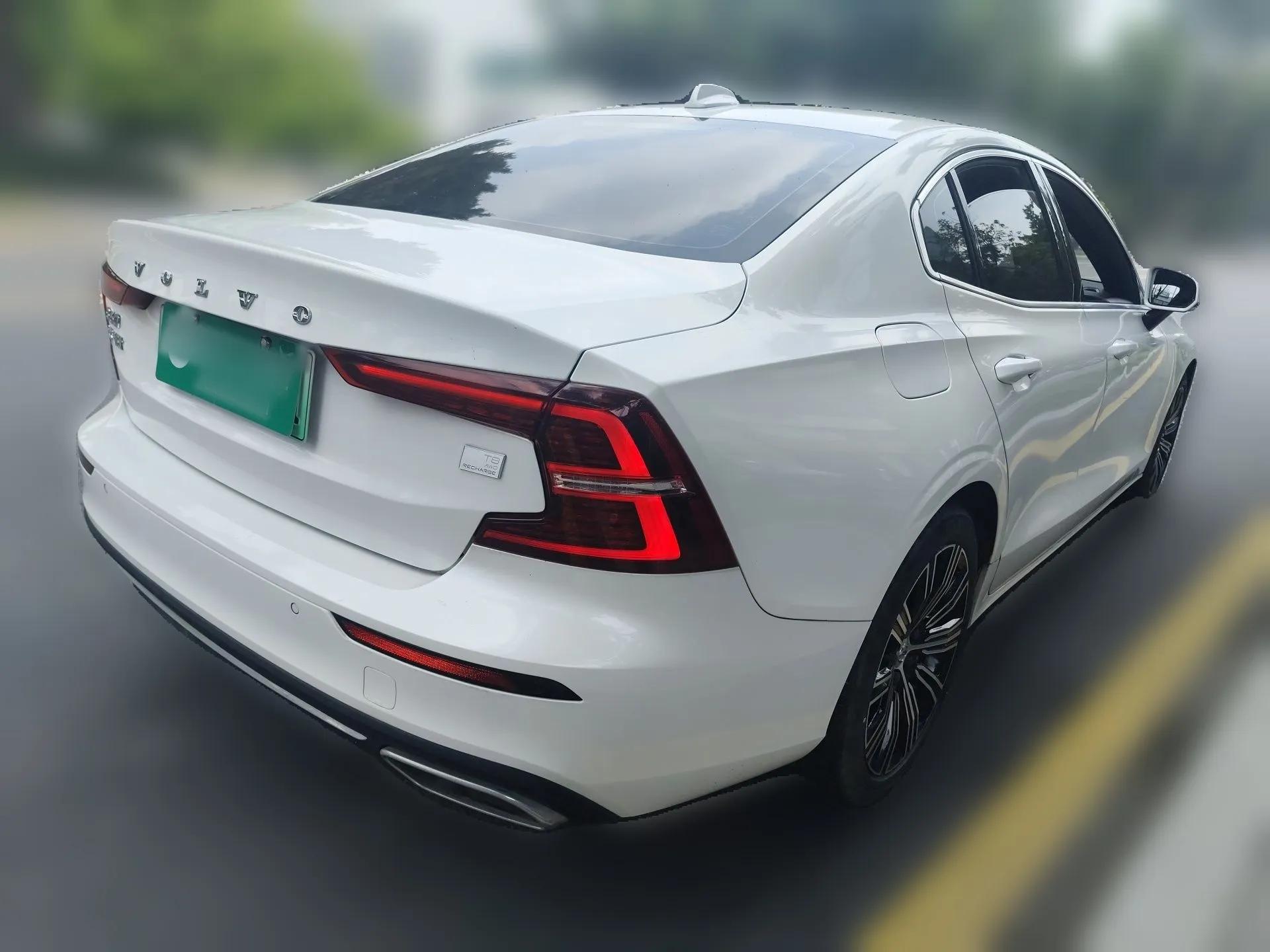 Volvo S60 New Energy 2021 T8 E-Drive Hybrid Four-Wheel Drive Smart Luxury Edition — миниатюра 6