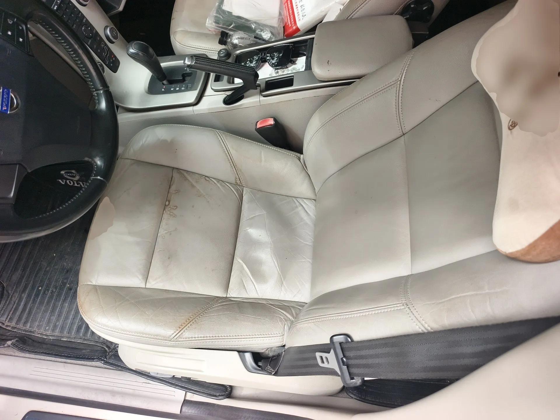 Volvo S40 2011 2.0L Automatic ZhiShang Edition — миниатюра 16