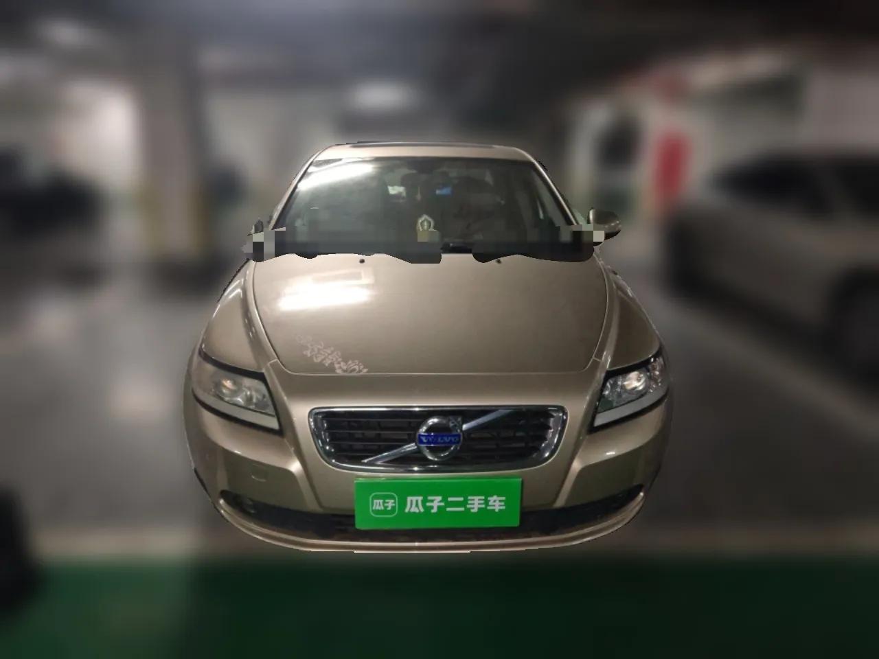 Volvo S40 2010 2.0L Automatic ZhiShang Edition — миниатюра 2