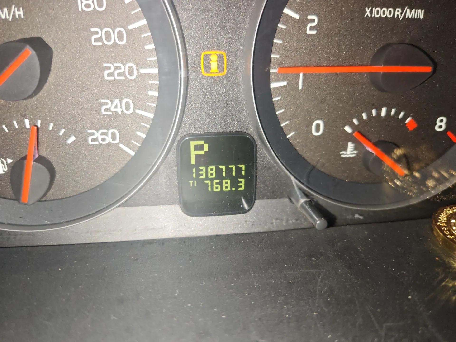Volvo S40 2010 2.0L Automatic ZhiShang Edition — миниатюра 13