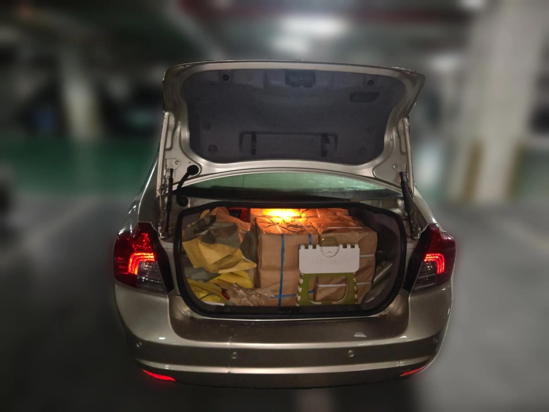 Volvo S40 2010 2.0L Automatic ZhiShang Edition — миниатюра 20