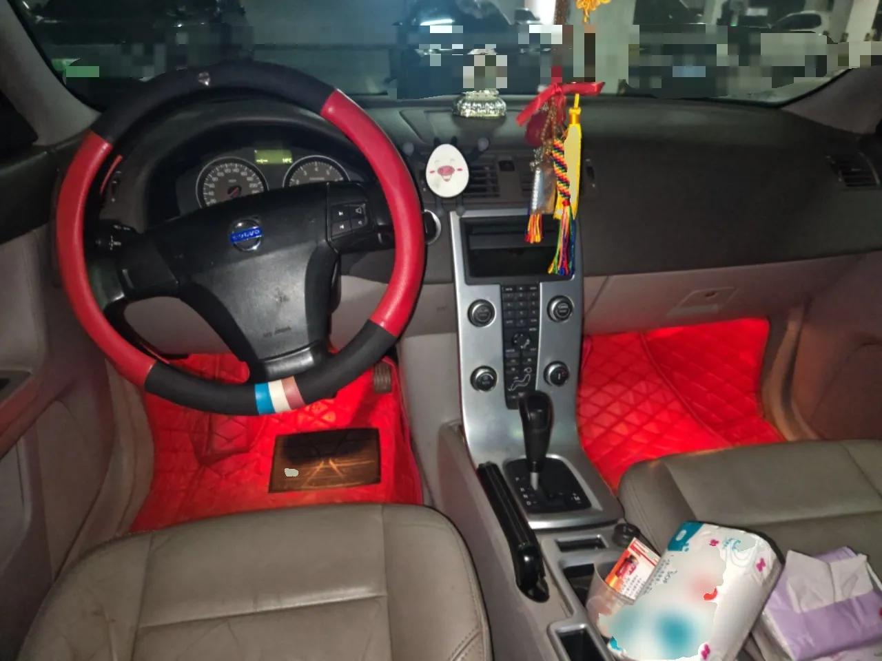 Volvo S40 2010 2.0L Automatic ZhiShang Edition — миниатюра 10