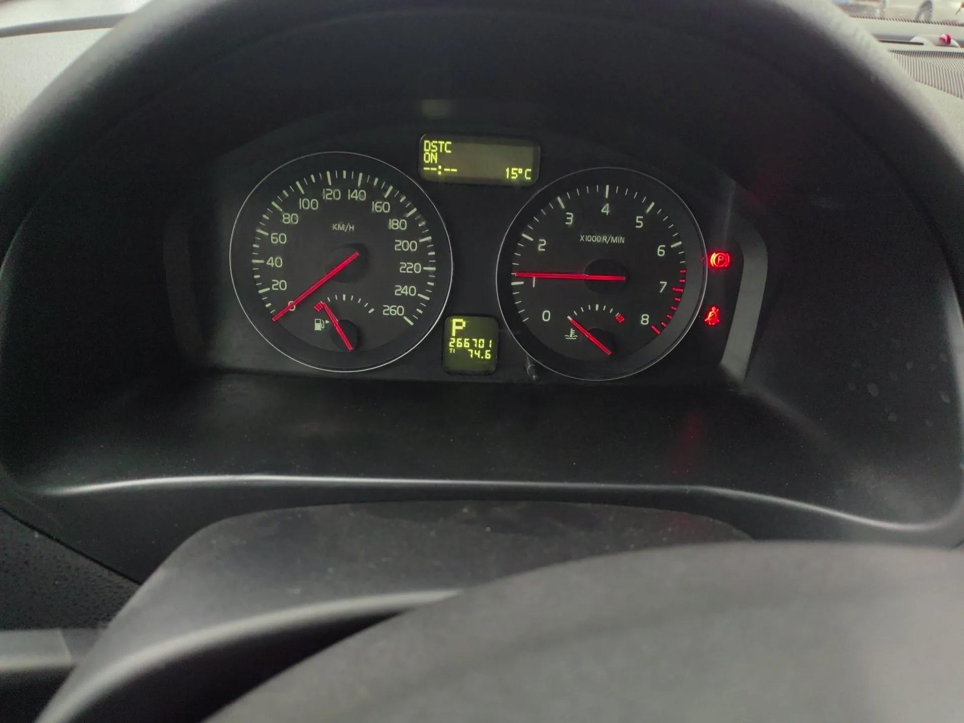 Volvo C30 2012 2.0L Aktiv Dynamic Package Edition — миниатюра 12
