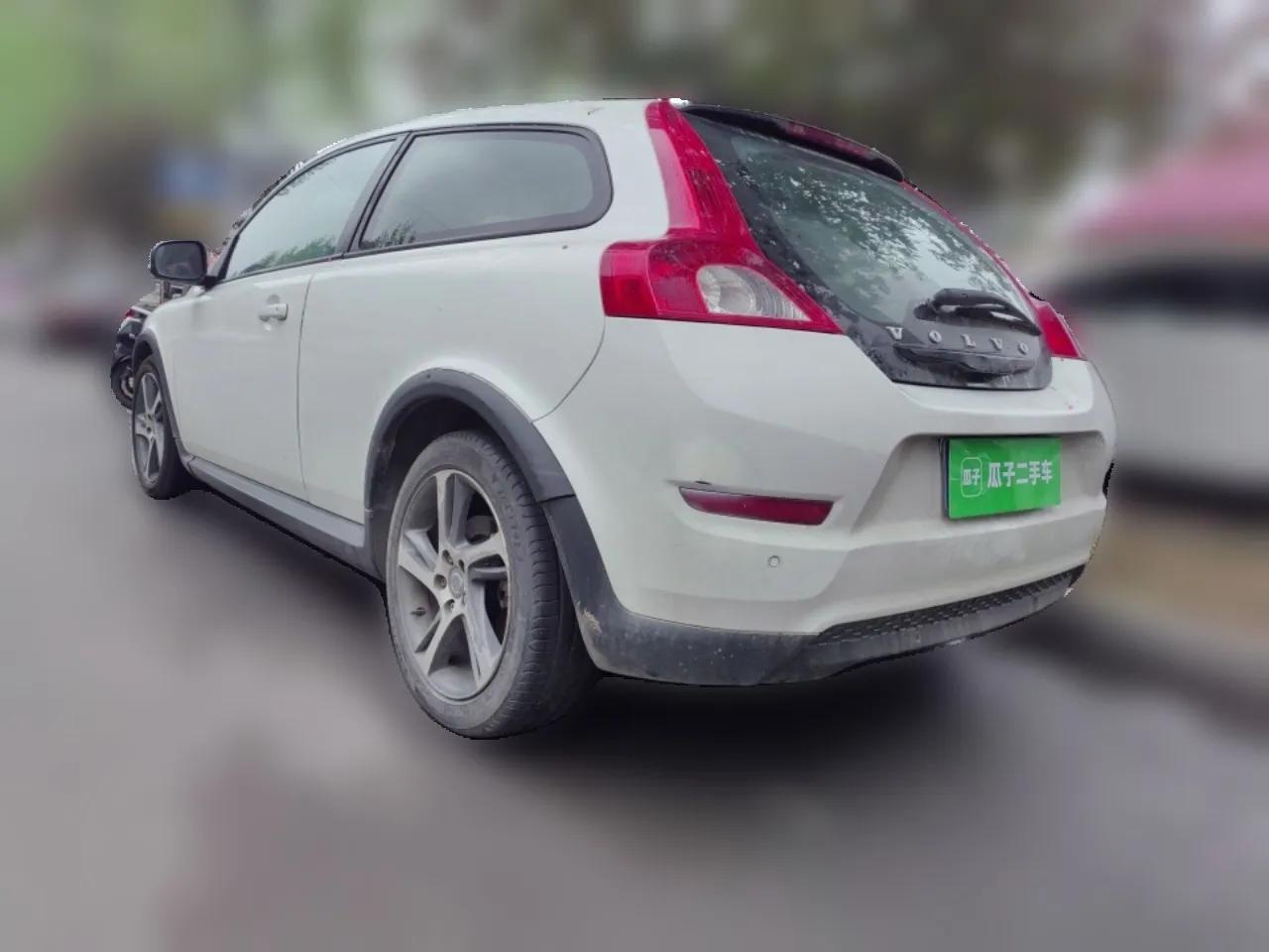 Volvo C30 2012 2.0L Aktiv Dynamic Package Edition — миниатюра 4