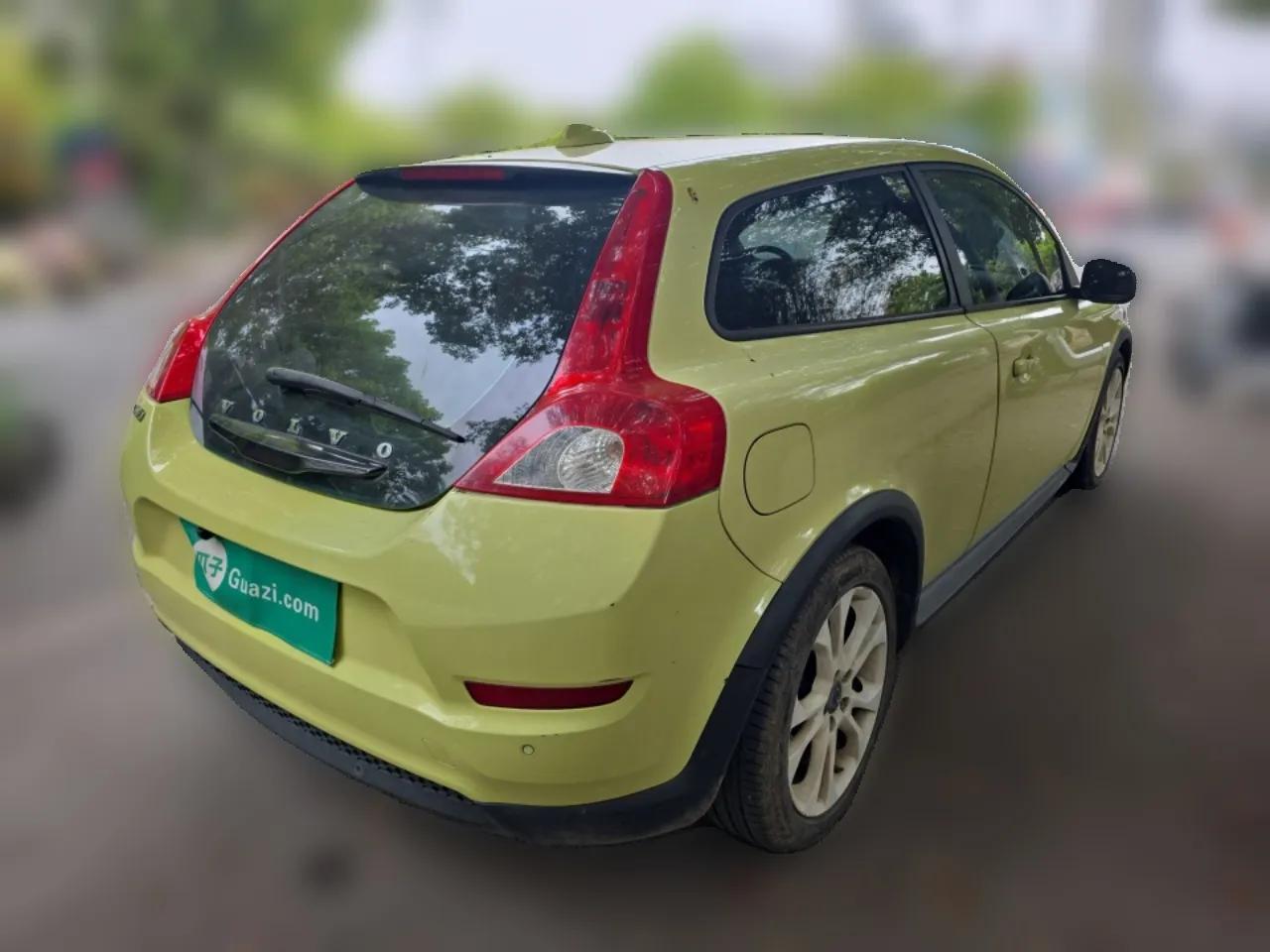Volvo C30 2012 2.0L Aktiv Dynamic Package Edition — миниатюра 6