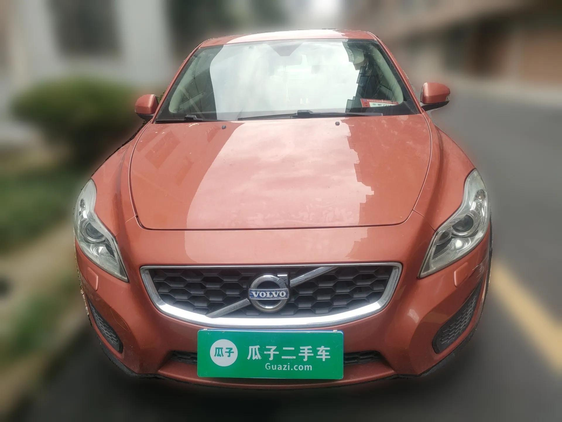 Volvo C30 2012 2.0L Aktiv Dynamic Package Edition — миниатюра 2