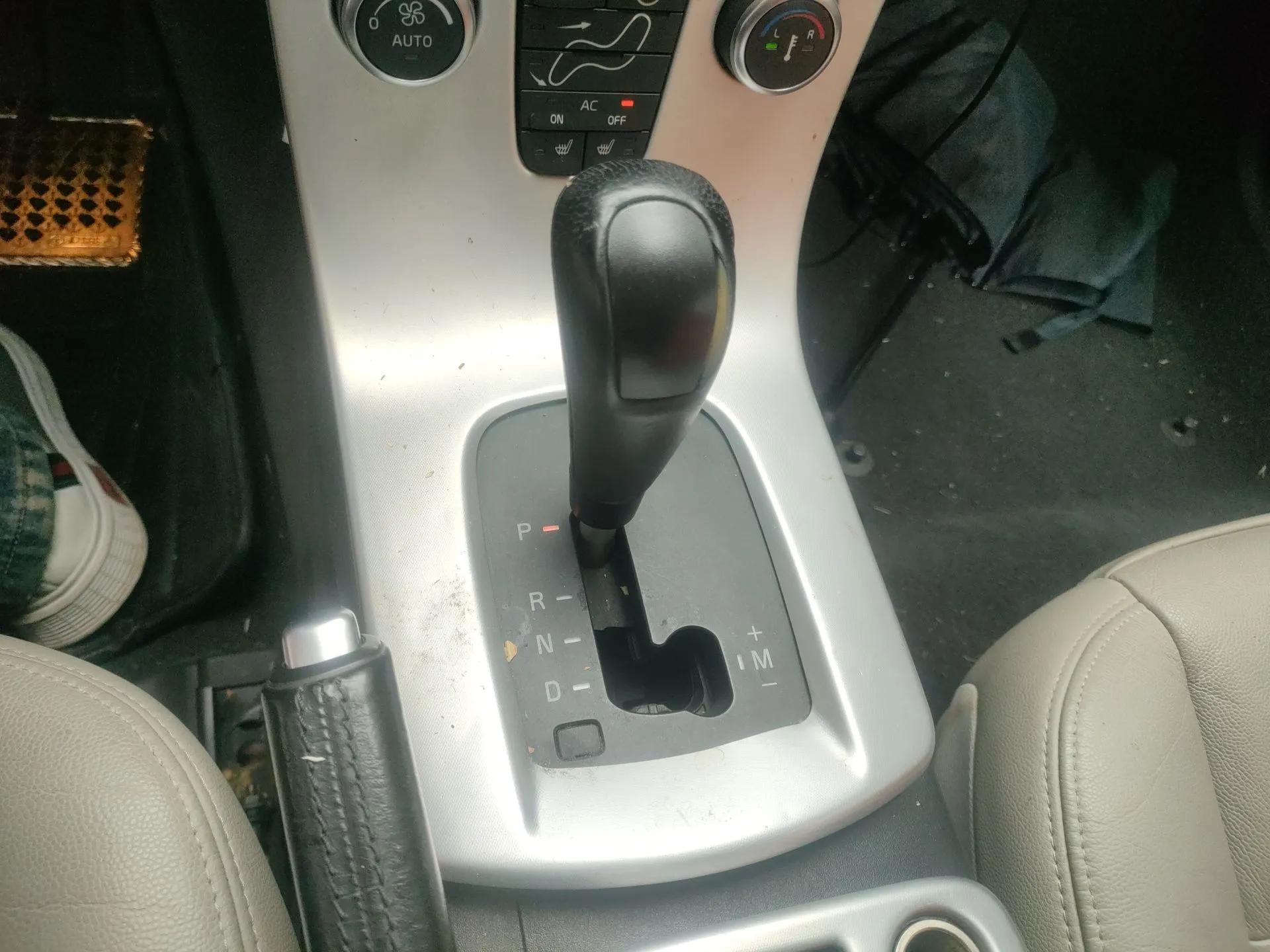 Volvo C30 2012 2.0L Aktiv Dynamic Package Edition — миниатюра 15
