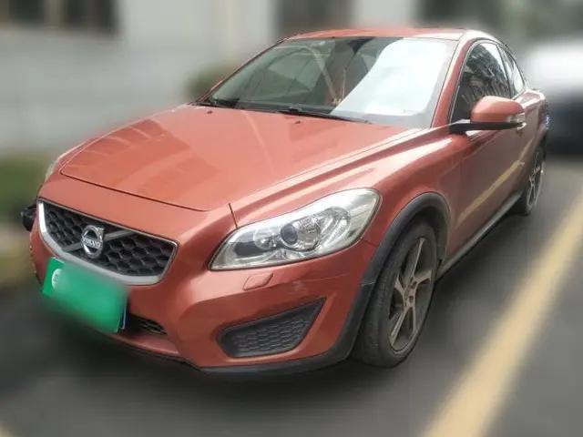 Volvo C30 2012 2.0L Aktiv Dynamic Package Edition