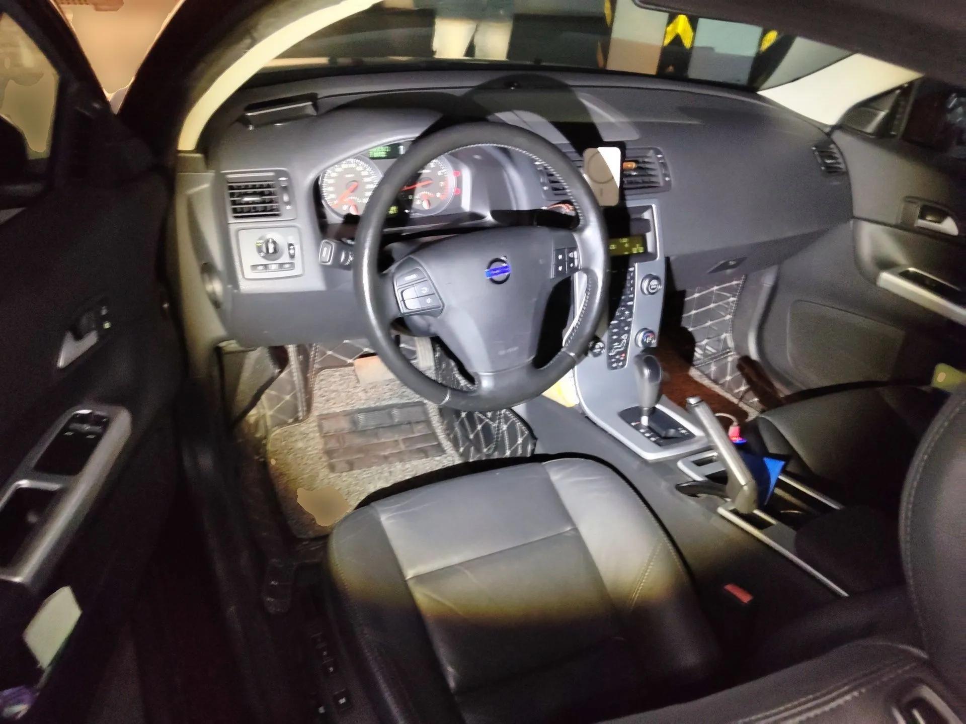 Volvo C30 2011 2.0 Zhiya Edition — миниатюра 10