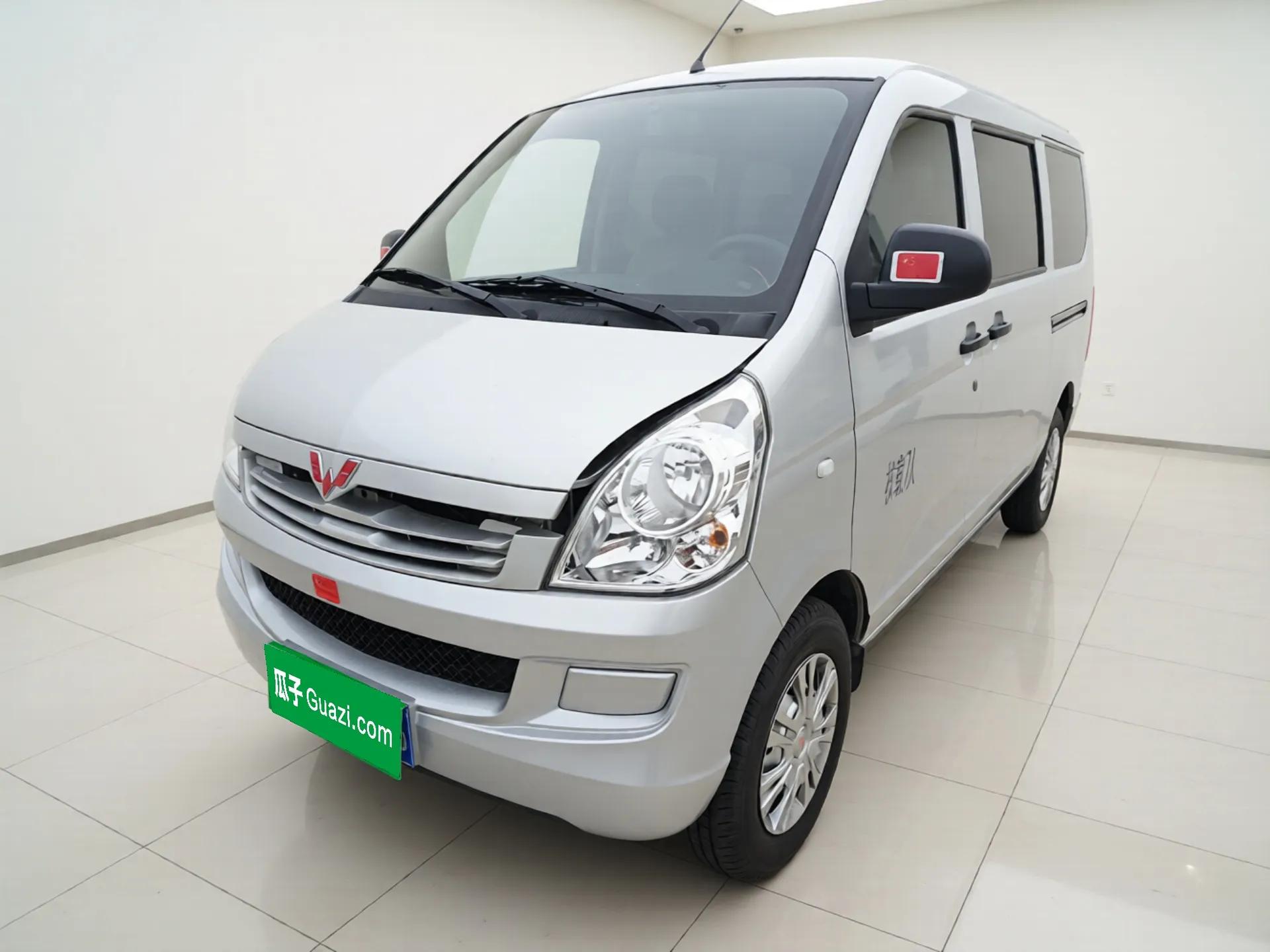 Wuling Rongguang S 2023 1.5L Base Version 5/7 Seats — миниатюра 1