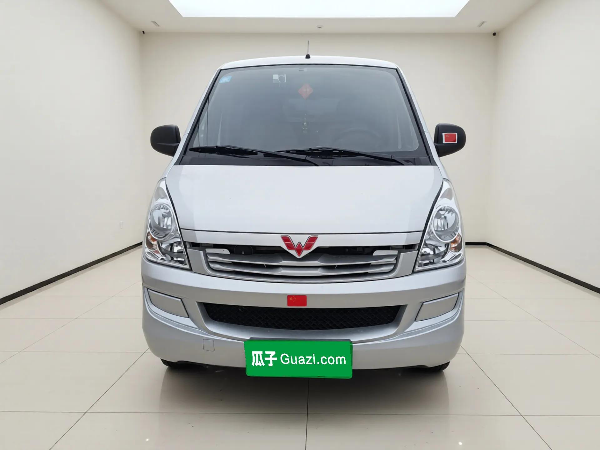 Wuling Rongguang S 2023 1.5L Base Version 5/7 Seats — миниатюра 2