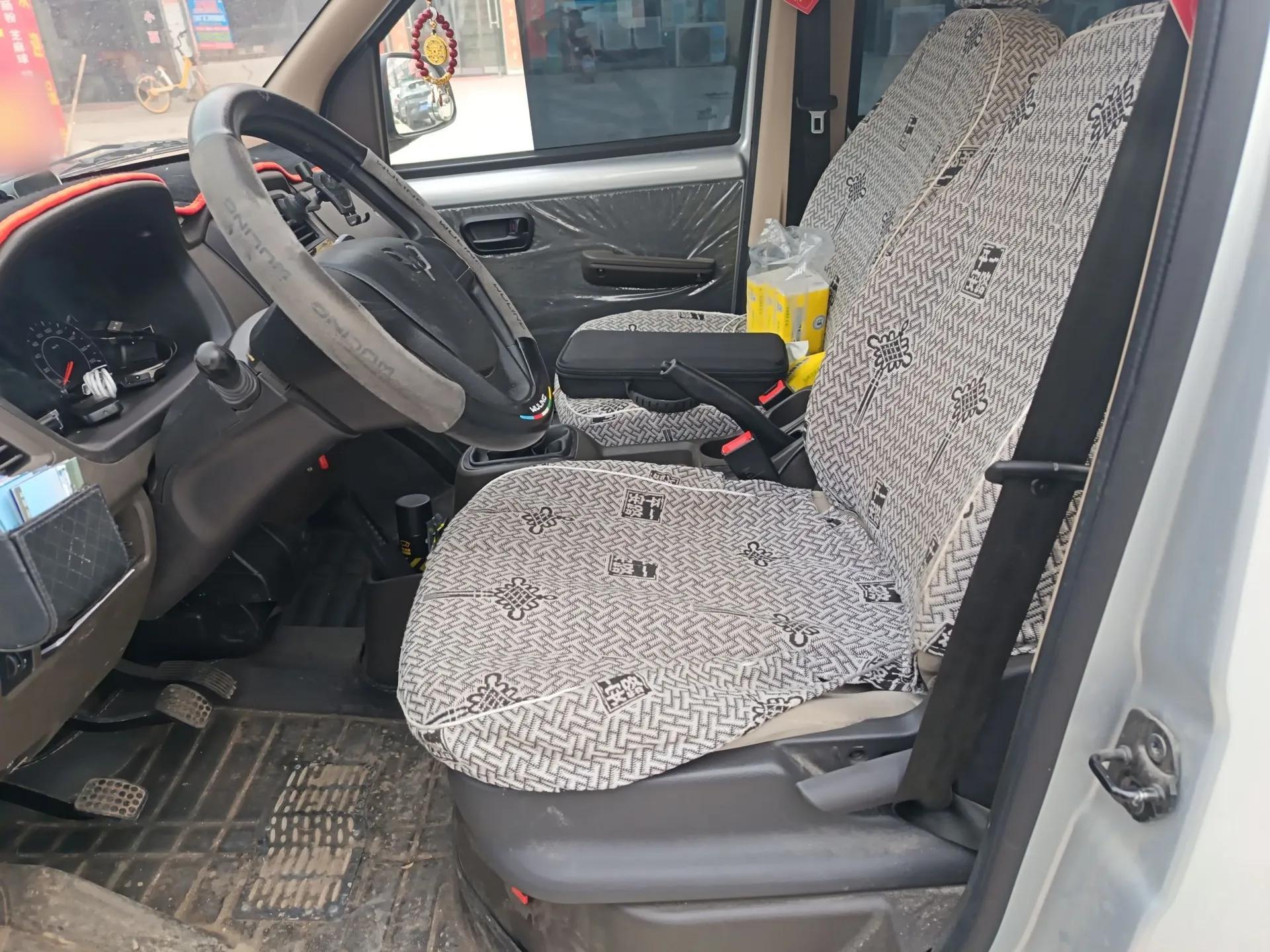 Wuling Rongguang S 2023 1.5L Base Version 5/7 Seats — миниатюра 14