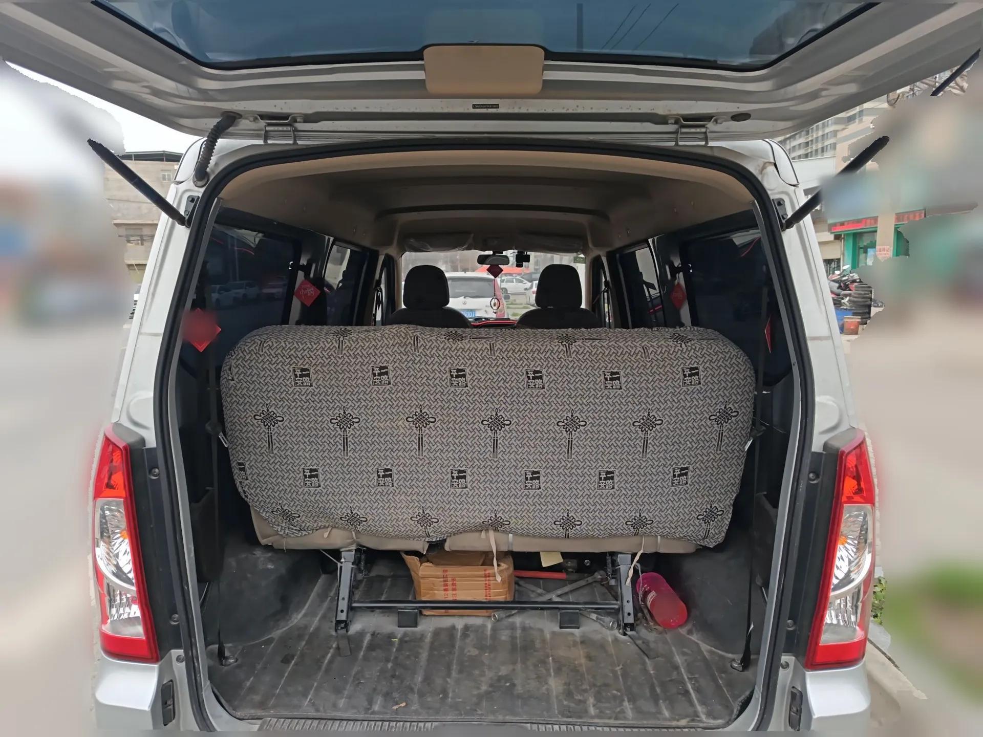 Wuling Rongguang S 2023 1.5L Base Version 5/7 Seats — миниатюра 16