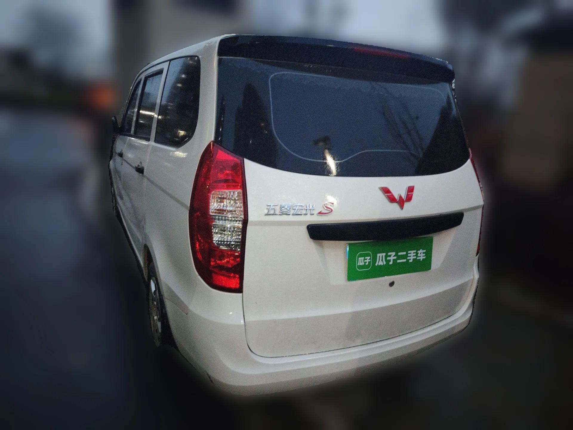 Wuling Rongguang S 2021 1.2L Base Model 5-Seater LSI — миниатюра 4
