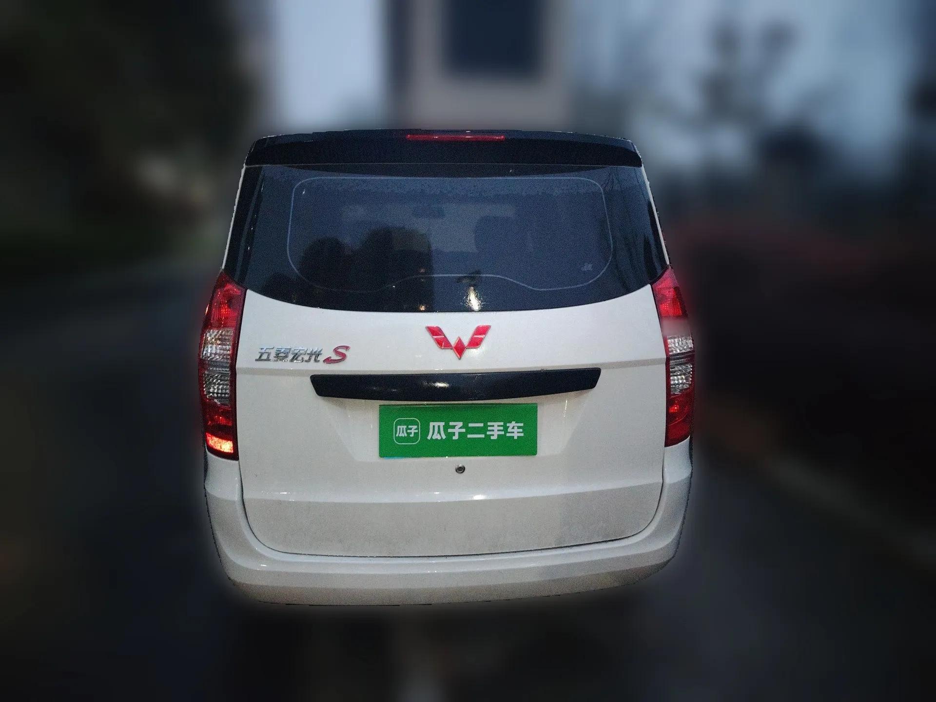Wuling Rongguang S 2021 1.2L Base Model 5-Seater LSI — миниатюра 5