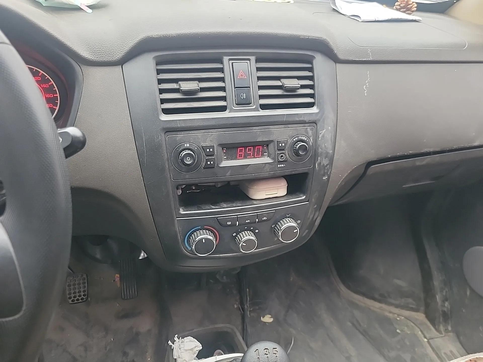 Wuling Rongguang S 2023 1.5L Base Version 5/7 Seats — миниатюра 14