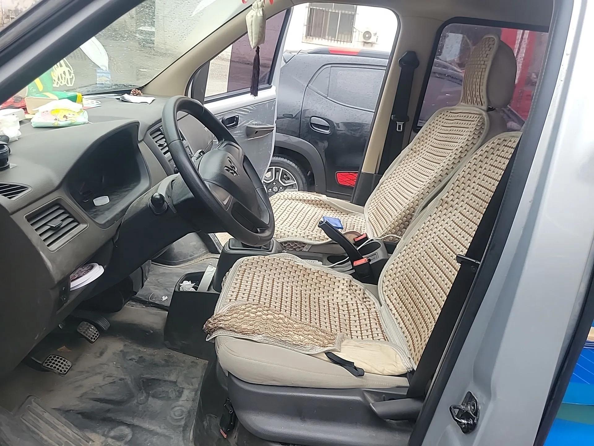 Wuling Rongguang S 2023 1.5L Base Version 5/7 Seats — миниатюра 16