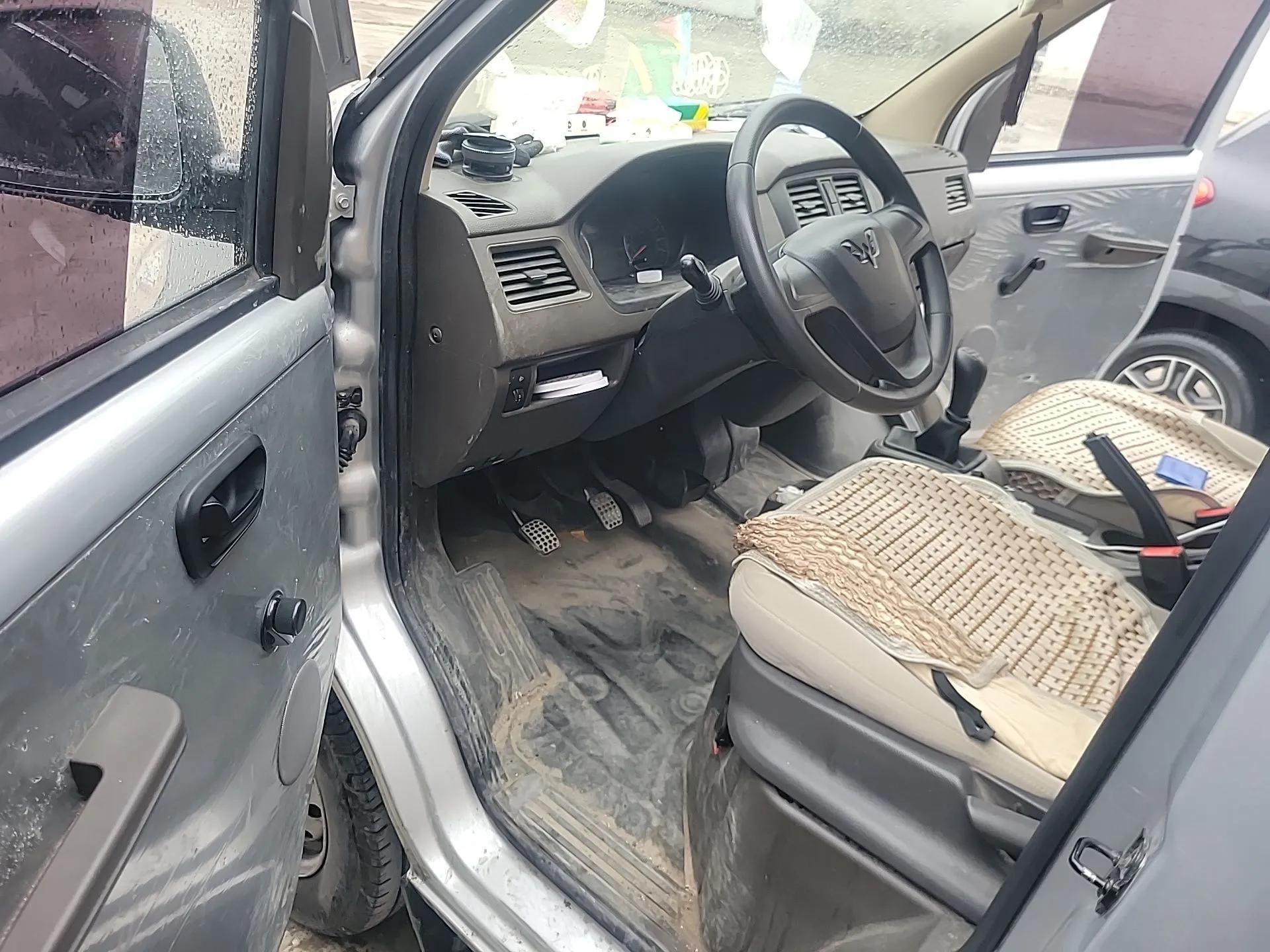 Wuling Rongguang S 2023 1.5L Base Version 5/7 Seats — миниатюра 17