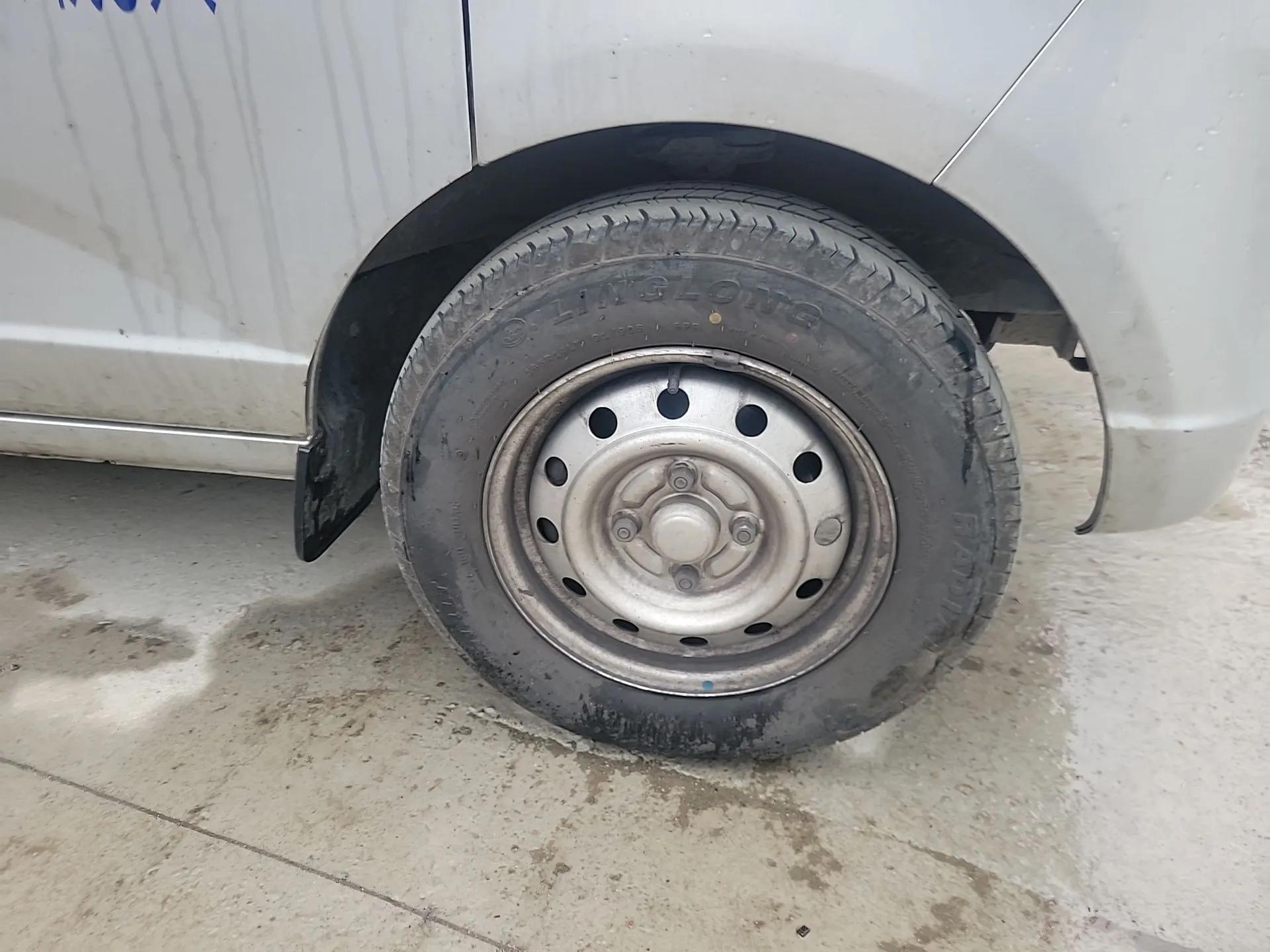 Wuling Rongguang S 2023 1.5L Base Version 5/7 Seats — миниатюра 8