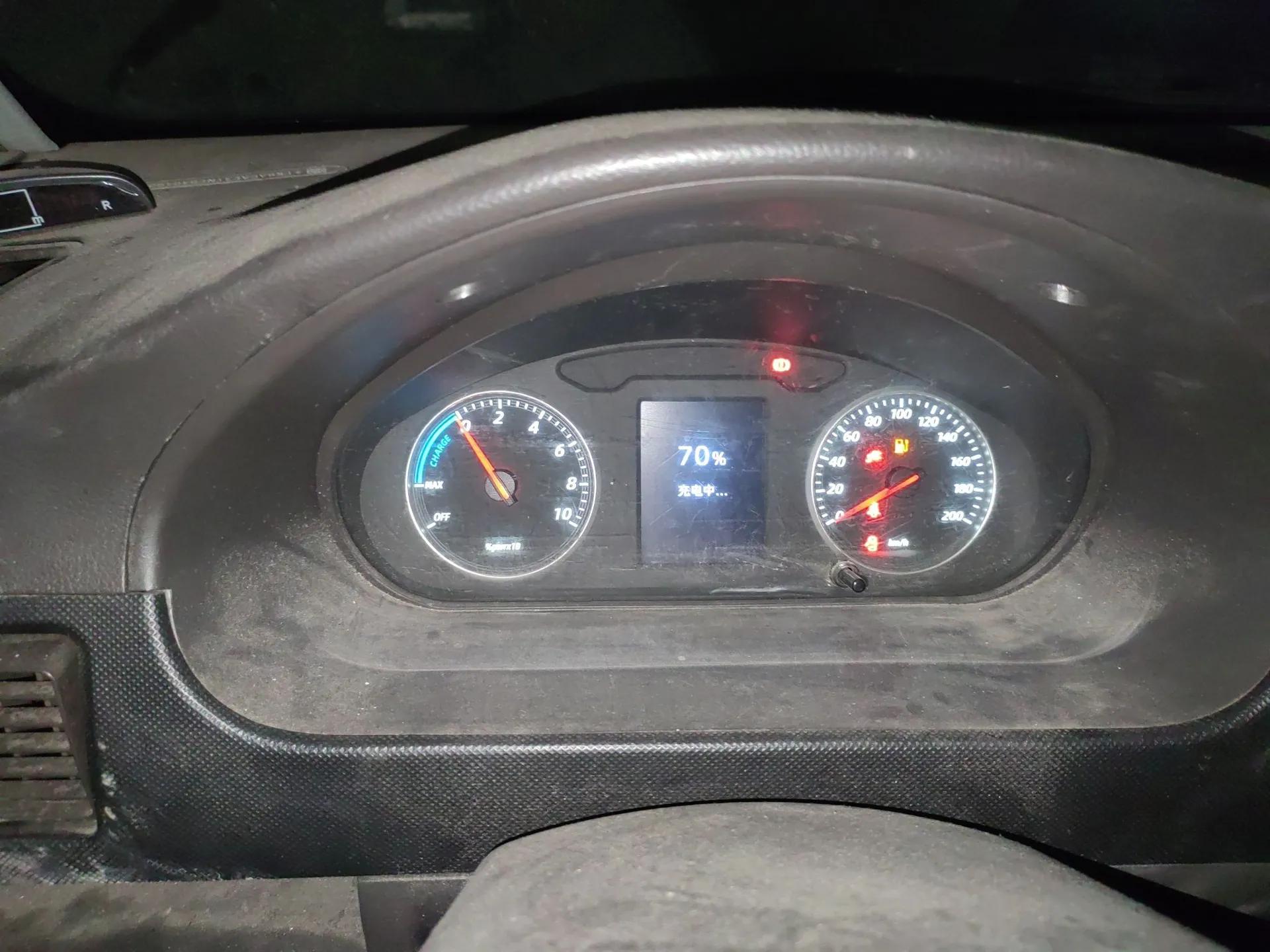 Wuling Rongguang EV 2022 Basic Passenger Bus Powered by Penghui Battery — миниатюра 12