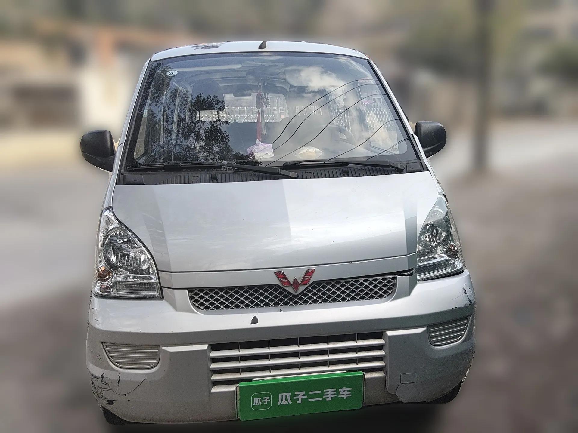 Wuling Rongguang EV 2020 Basic Version 7-Seater 300 km — миниатюра 2