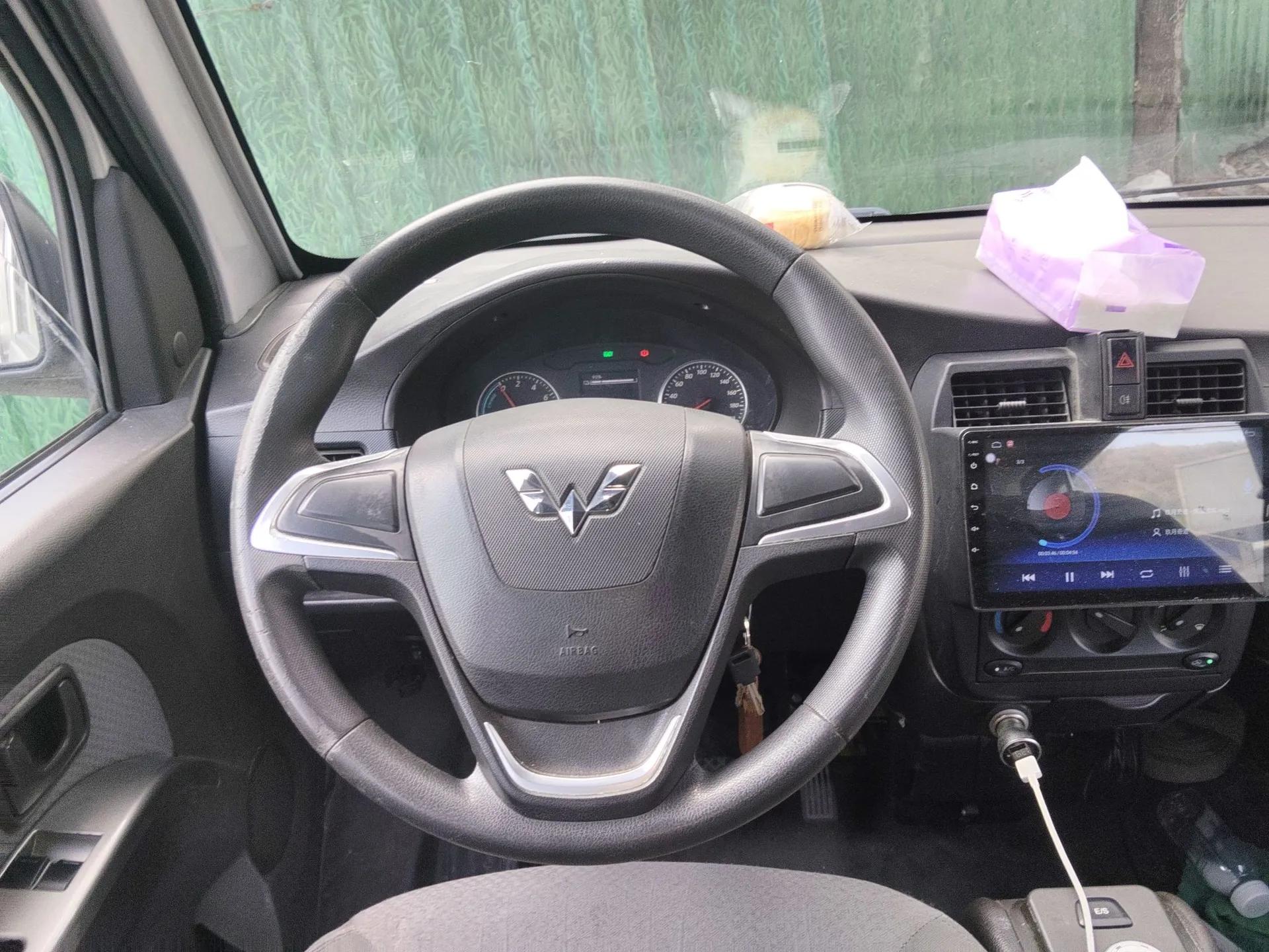 Wuling Rongguang EV 2020 Basic Version 7-Seater 300 km — миниатюра 11