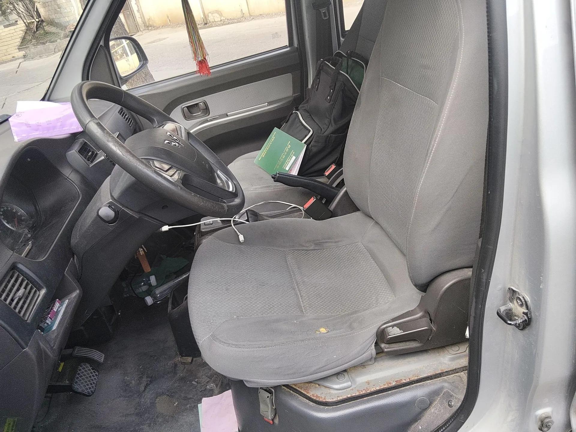 Wuling Rongguang EV 2020 Basic Version 7-Seater 300 km — миниатюра 16