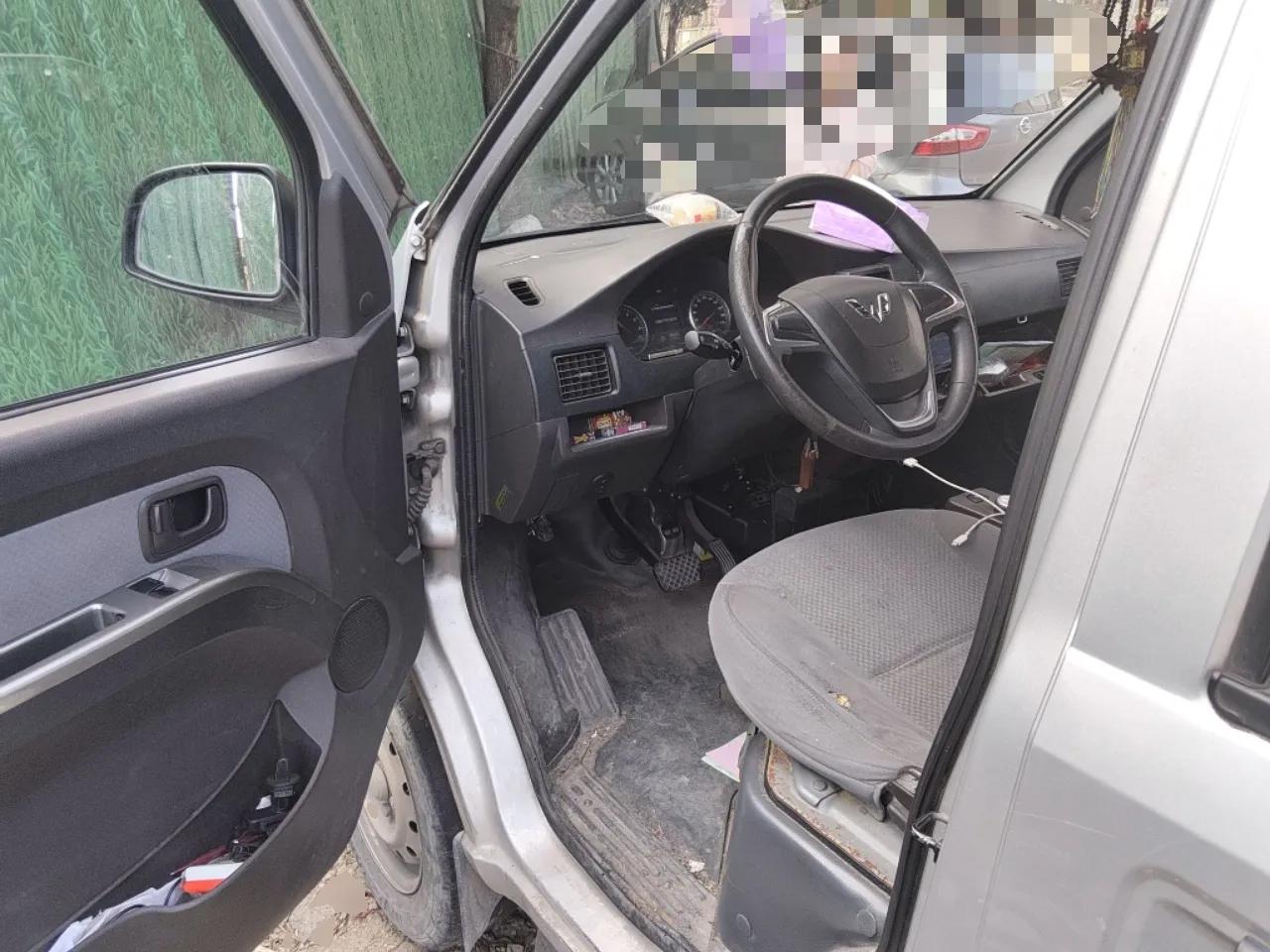 Wuling Rongguang EV 2020 Basic Version 7-Seater 300 km — миниатюра 17