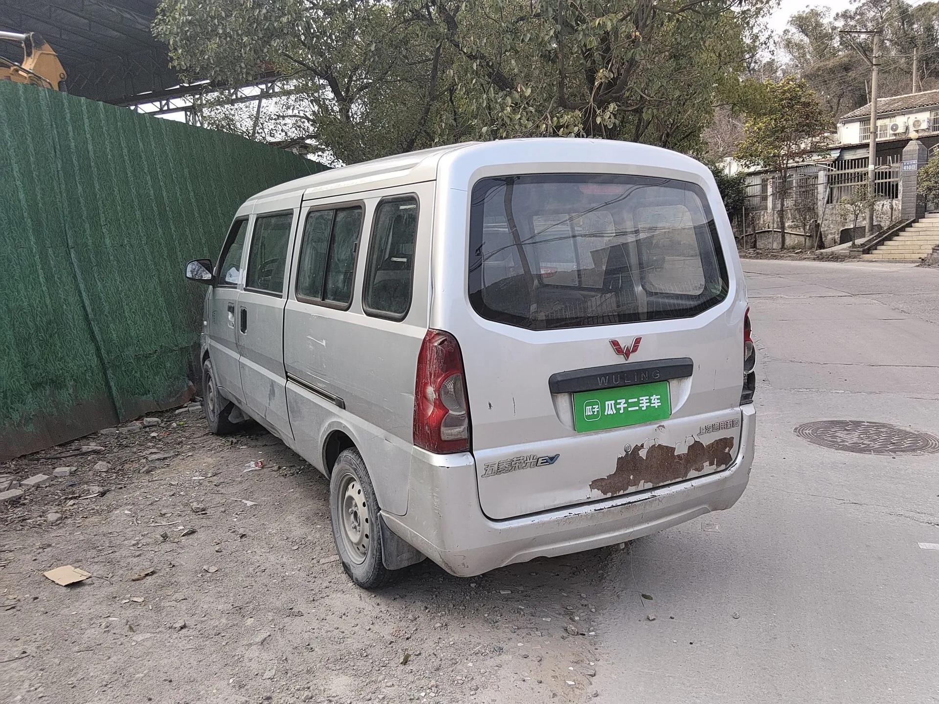 Wuling Rongguang EV 2020 Basic Version 7-Seater 300 km — миниатюра 4