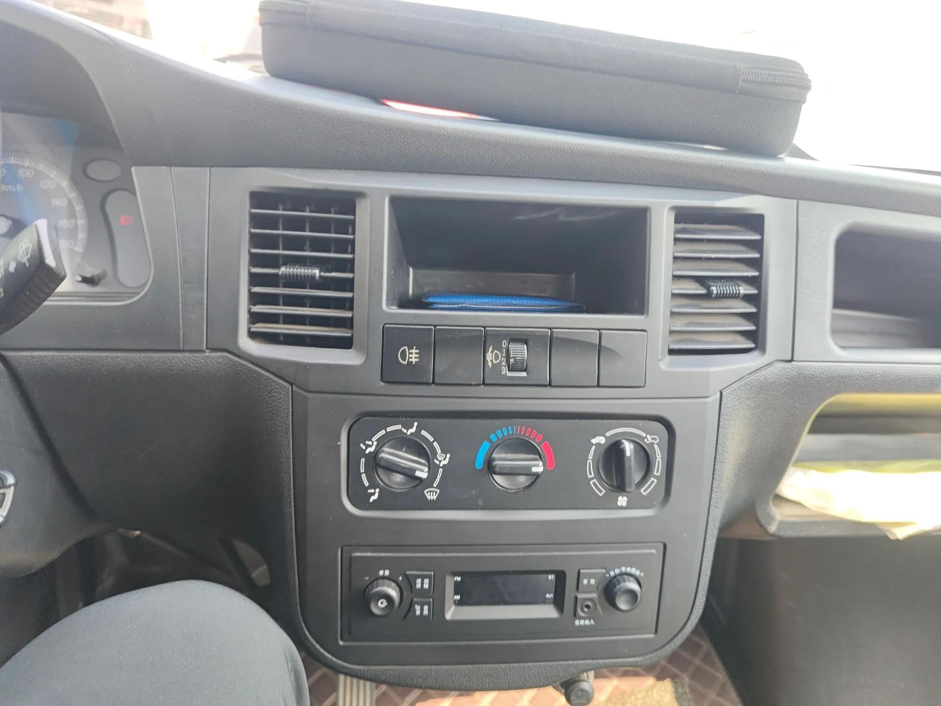 Wuling Zhiguang Small Truck 2020 1.2L Double Cab — миниатюра 16