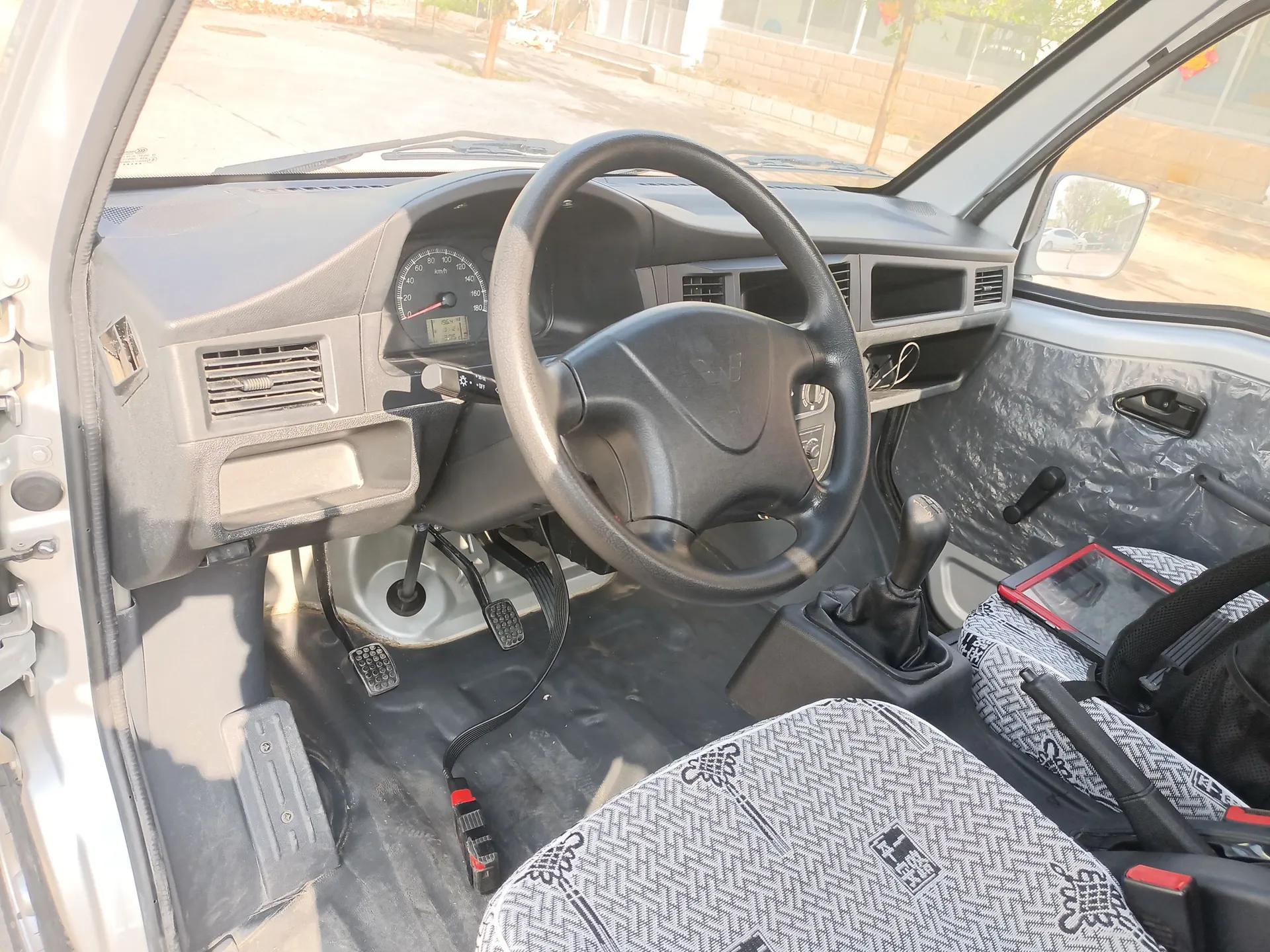 Wuling Zhiguang Small Truck 2020 1.2L Single Cab — миниатюра 13