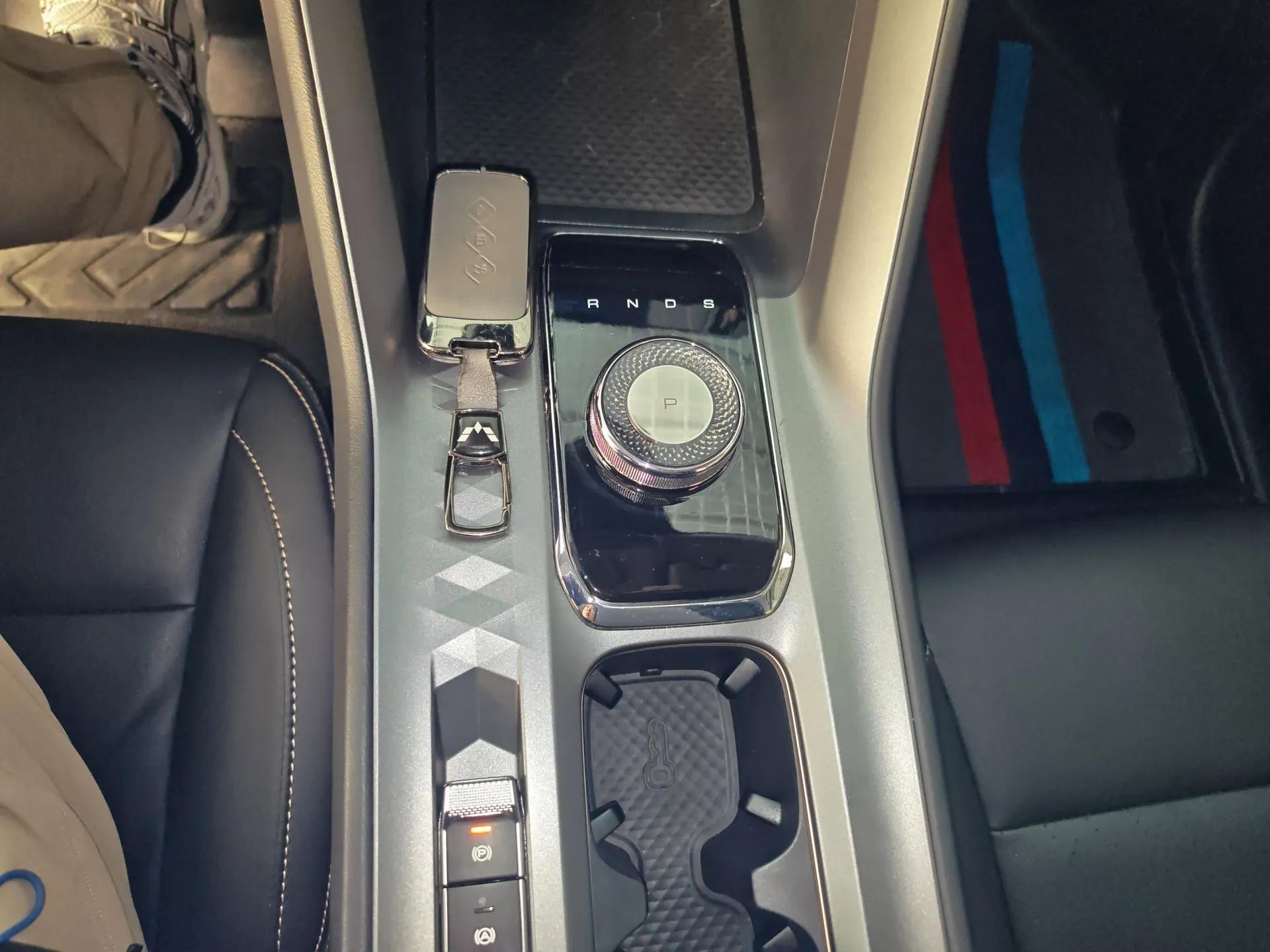 Wuling Xingyun 2023 2.0L DHT Standard Edition — миниатюра 17