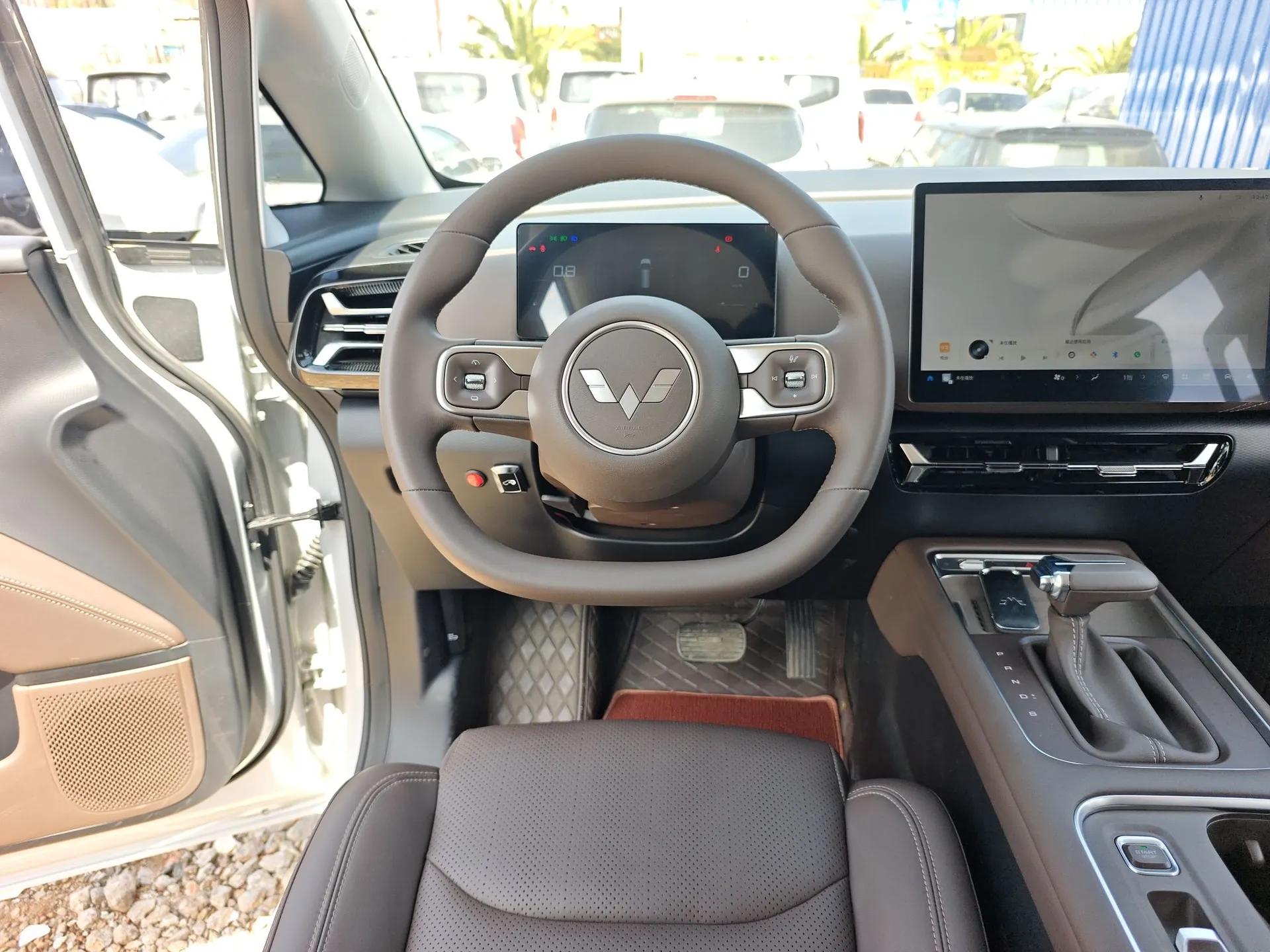 Wuling 730 2025 Model 1.5T CVT Elite Edition — миниатюра 13