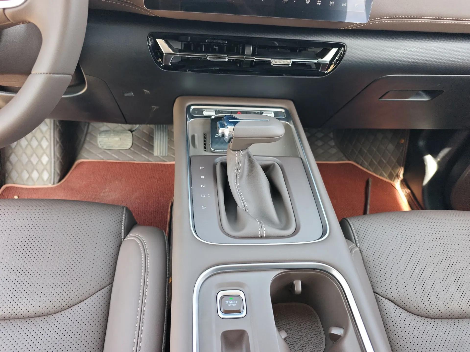 Wuling 730 2025 Model 1.5T CVT Elite Edition — миниатюра 16