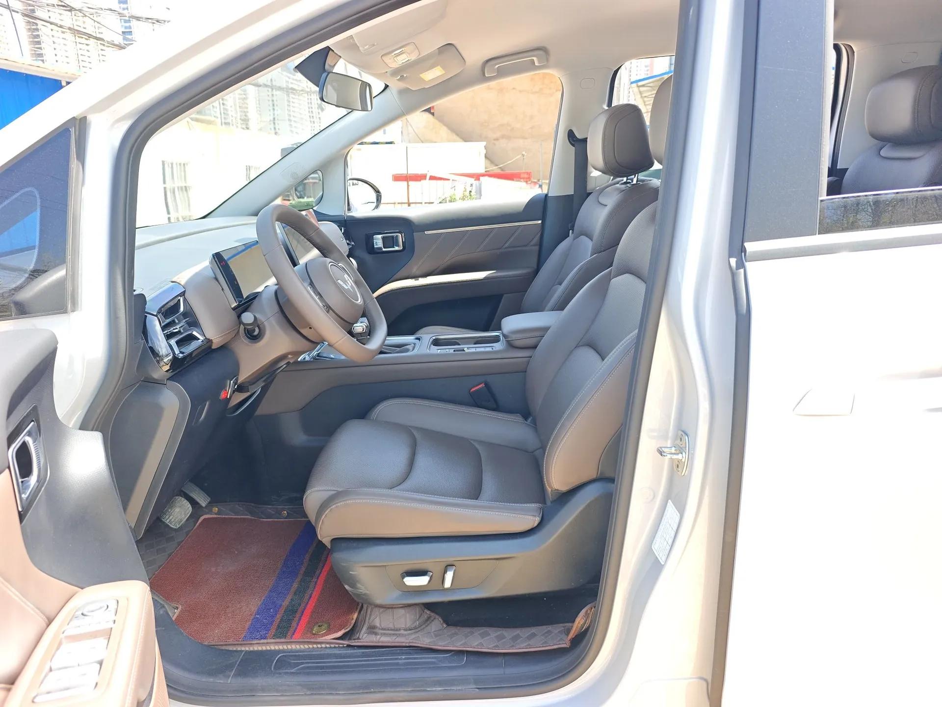 Wuling 730 2025 Model 1.5T CVT Elite Edition — миниатюра 17