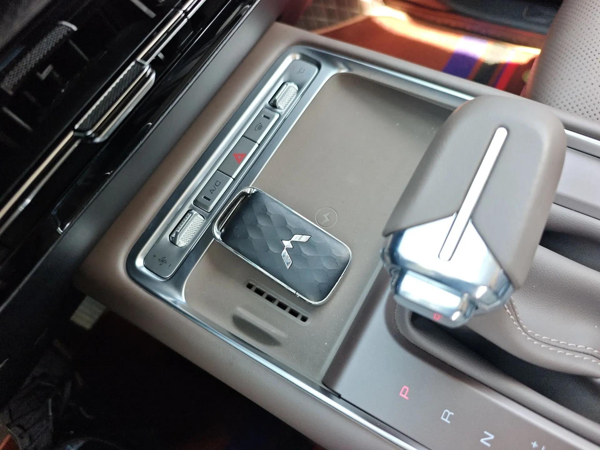 Wuling 730 2025 Model 1.5T CVT Elite Edition — миниатюра 22