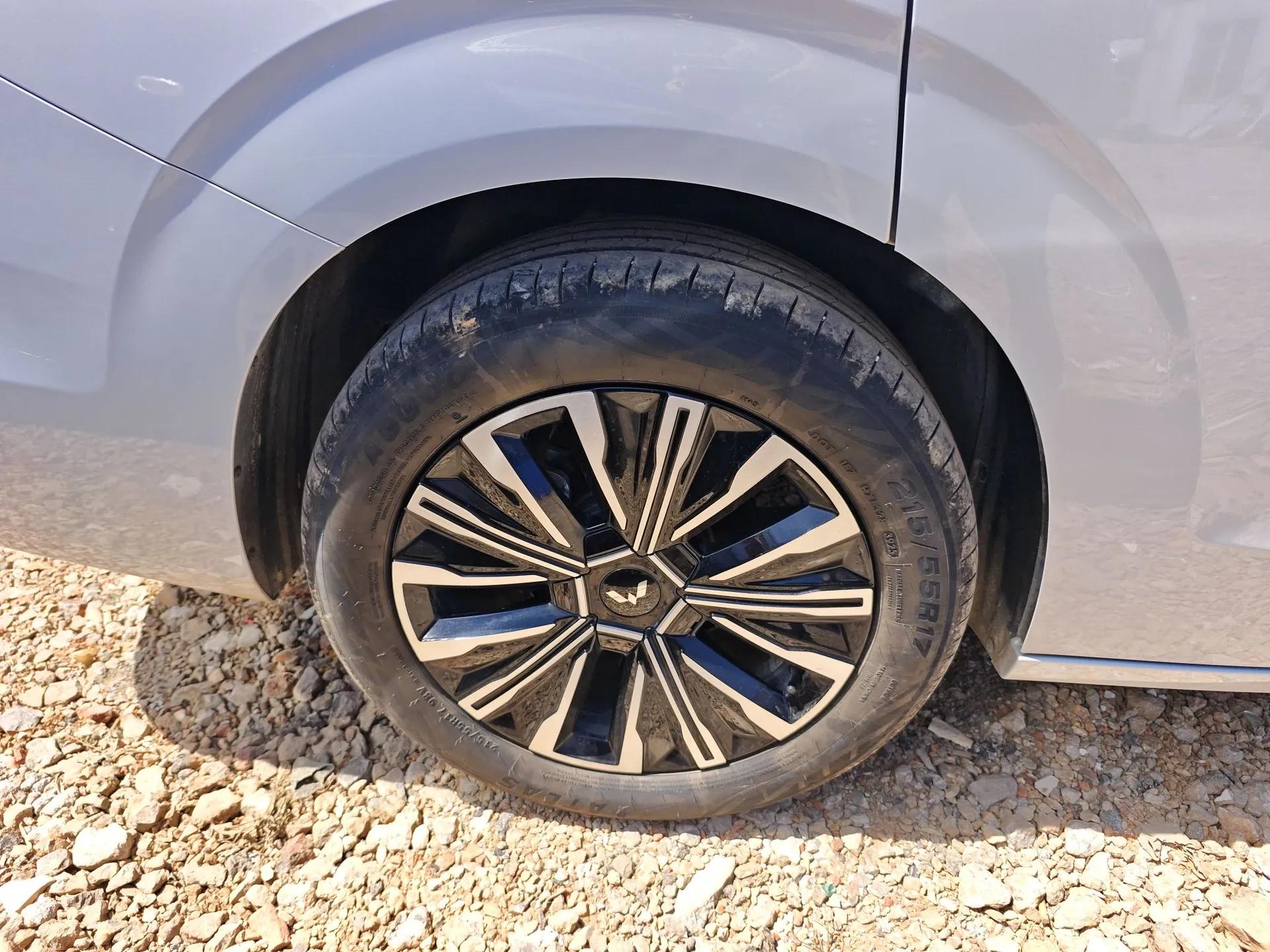 Wuling 730 2025 Model 1.5T CVT Elite Edition — миниатюра 10