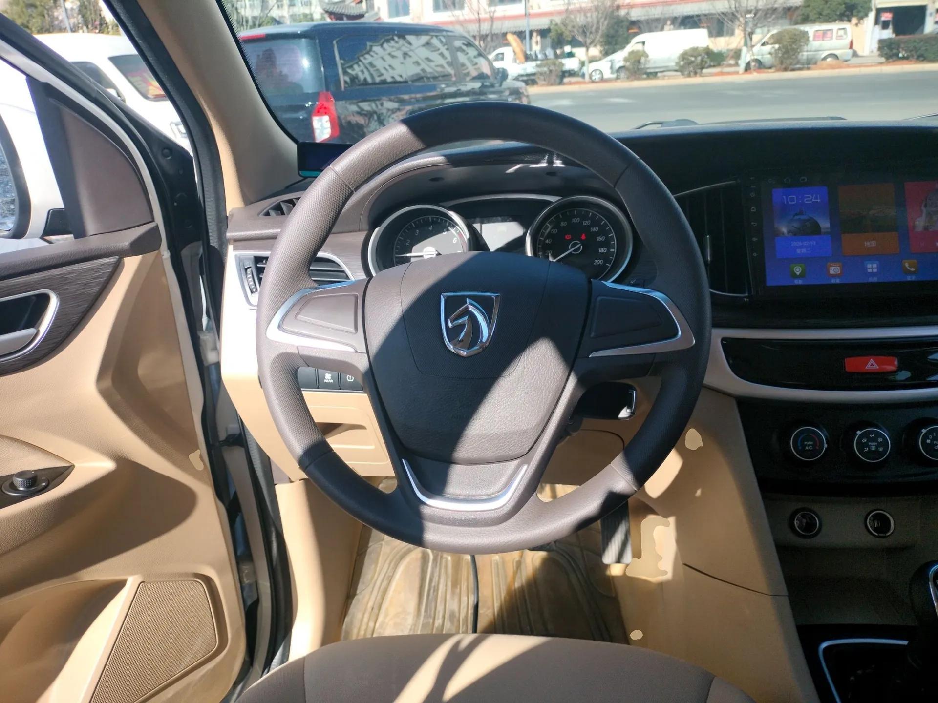 Wuling 730 2020 Commercial Vehicle 1.5L Manual Value Edition 7 Seats — миниатюра 14